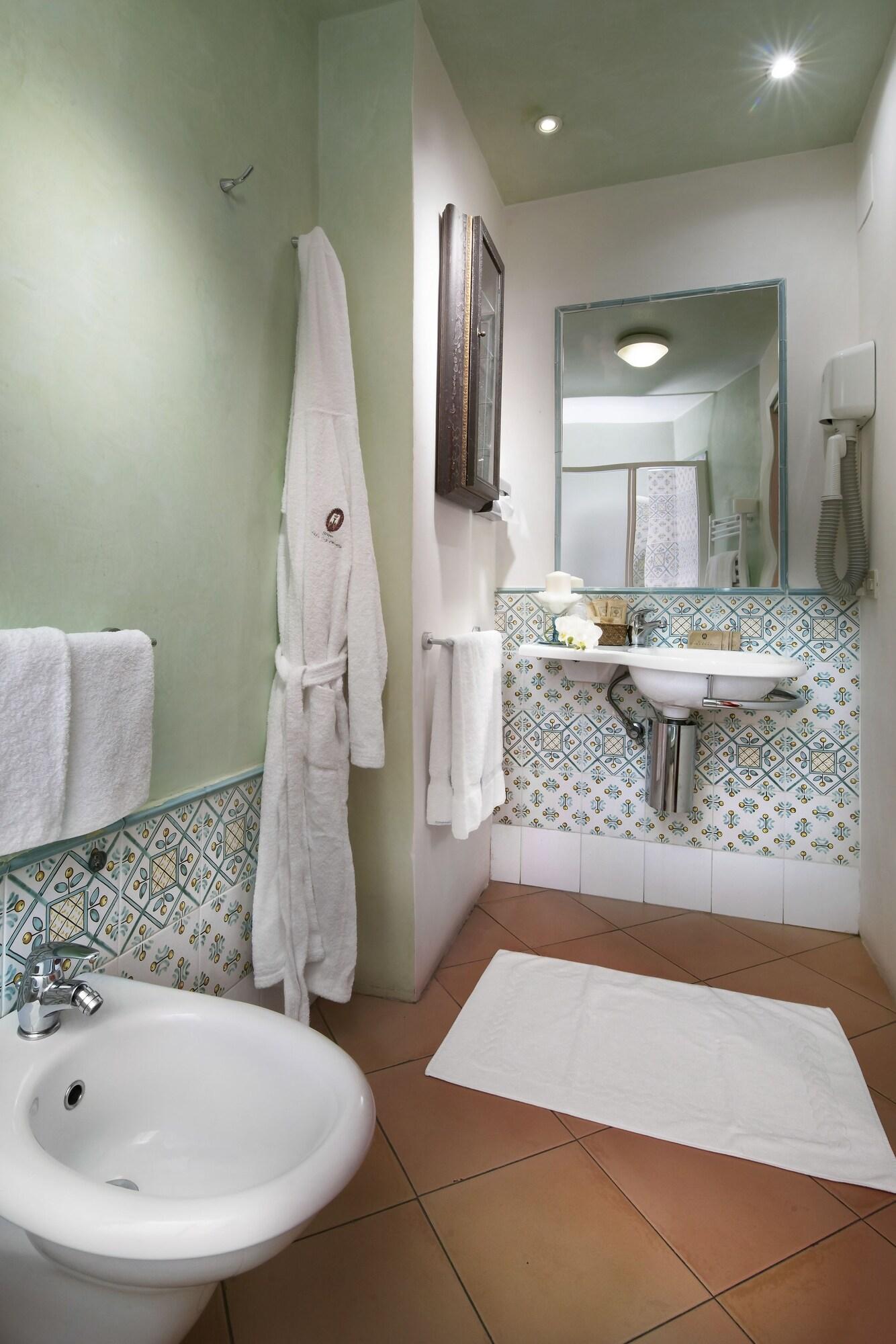 Double Classic Queen Bed