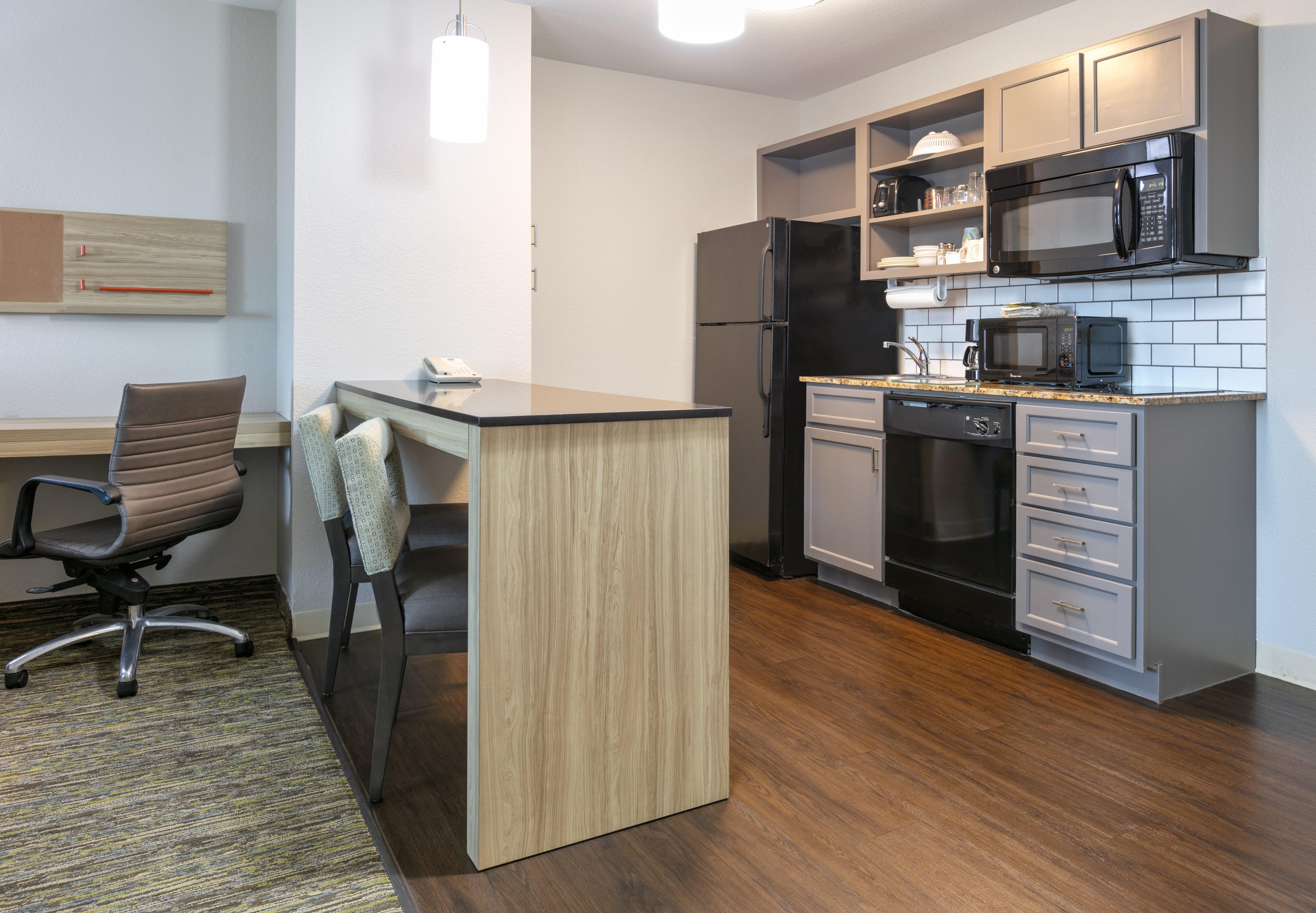 Suite Accessible King Size Bed