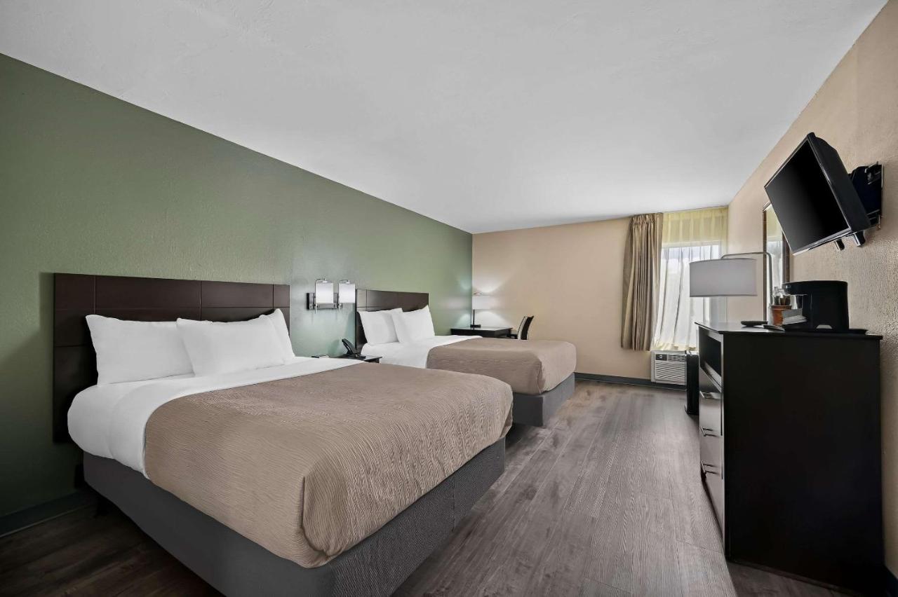 Quadruple Two Double Beds