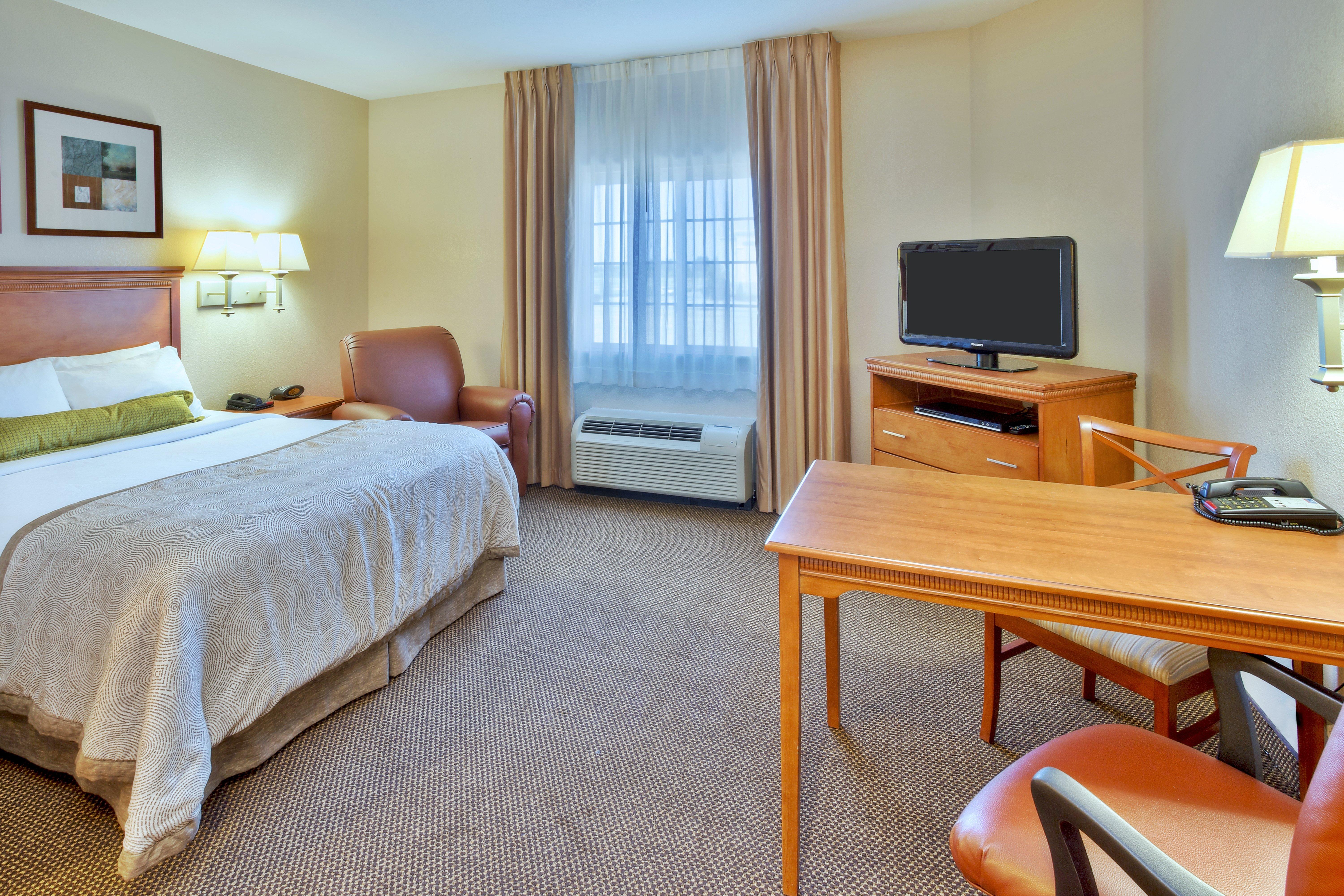 Studio Accessible-queen Size Bed