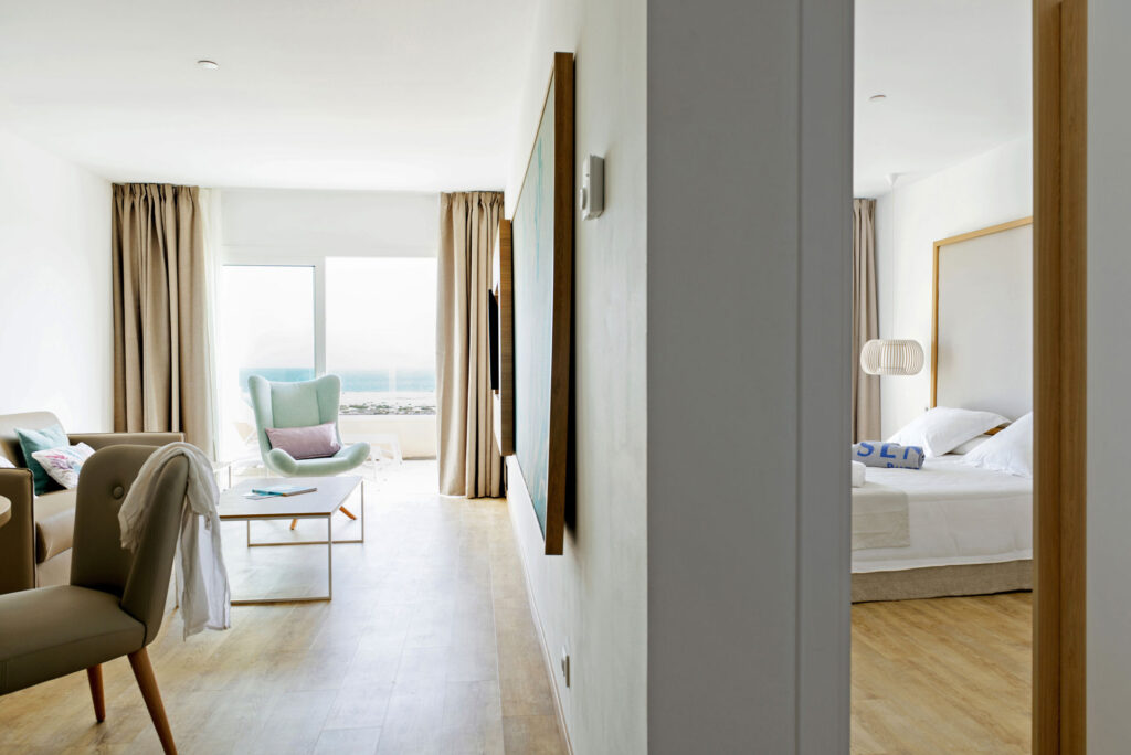 Double or Twin Side Sea View