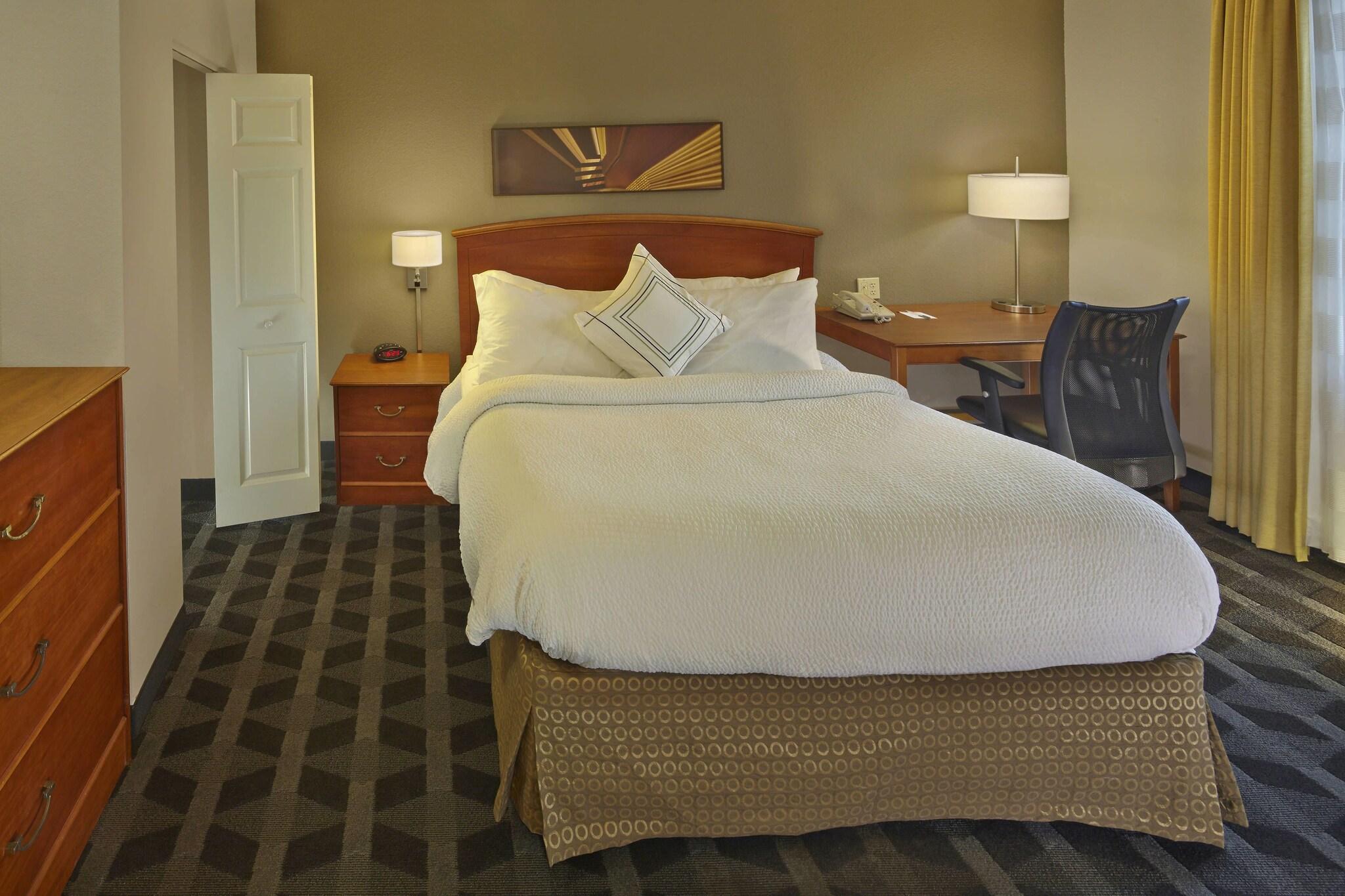 Studio Queen Size Bed