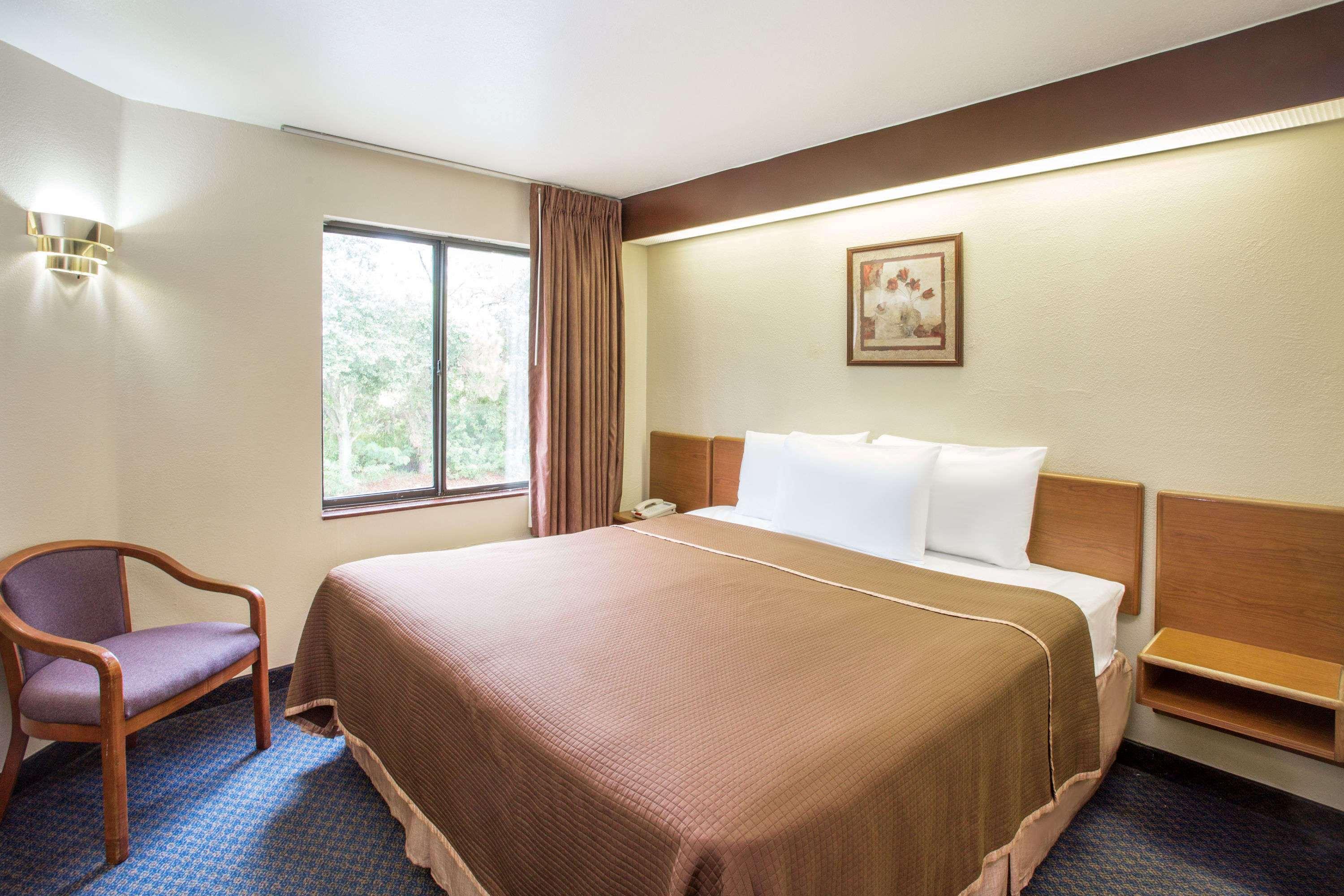 Double Queen Bed Non Smoking