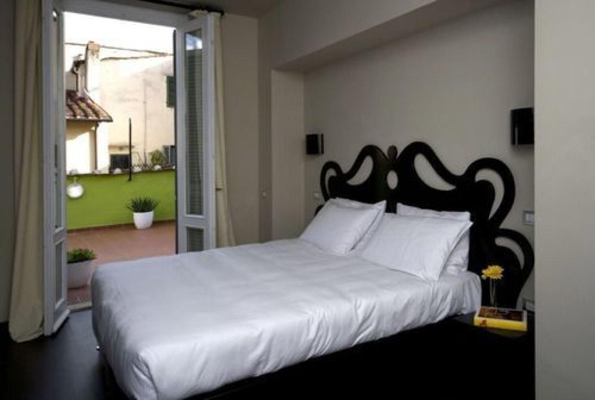 Double Classic Queen Bed