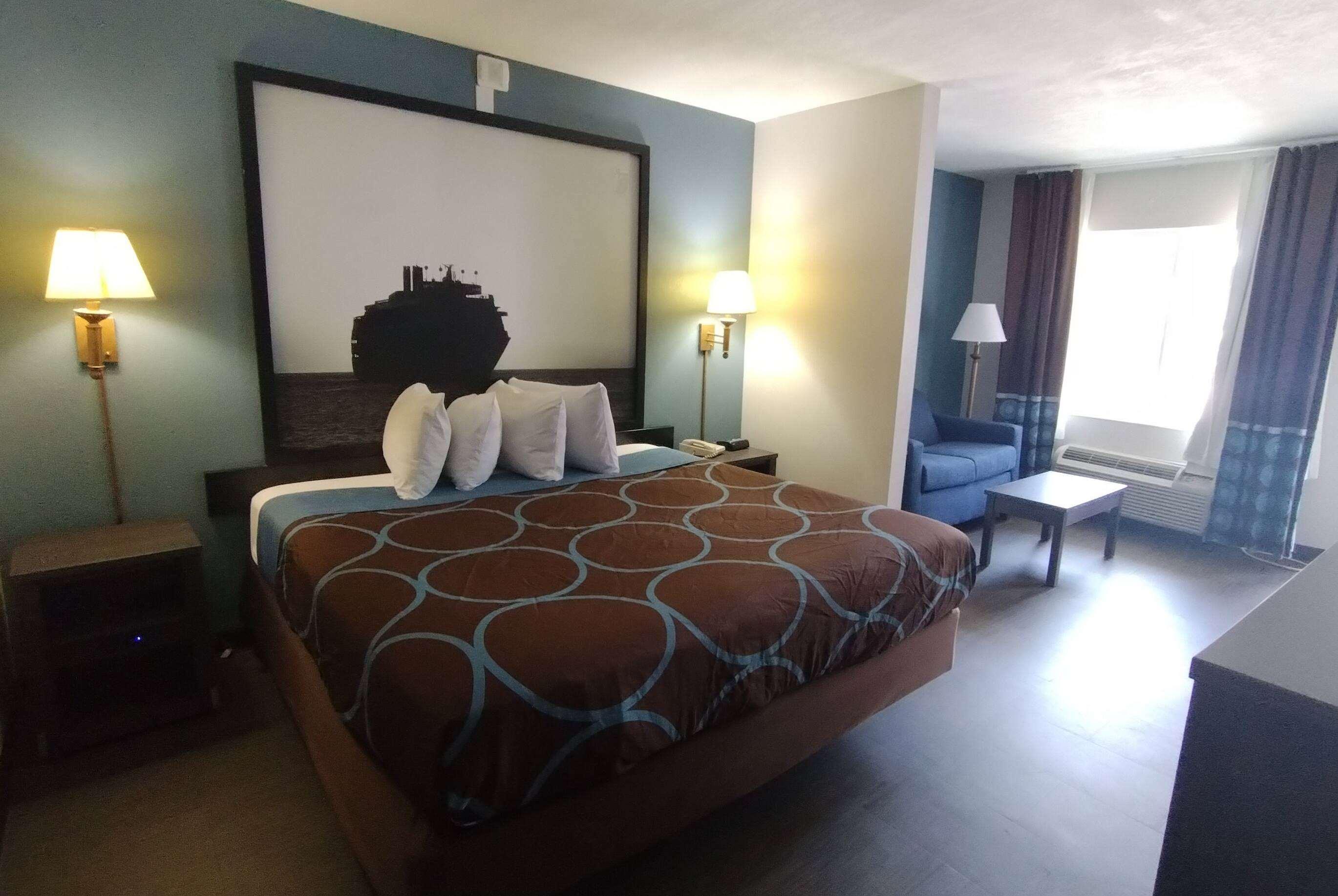 Suite King Size Bed