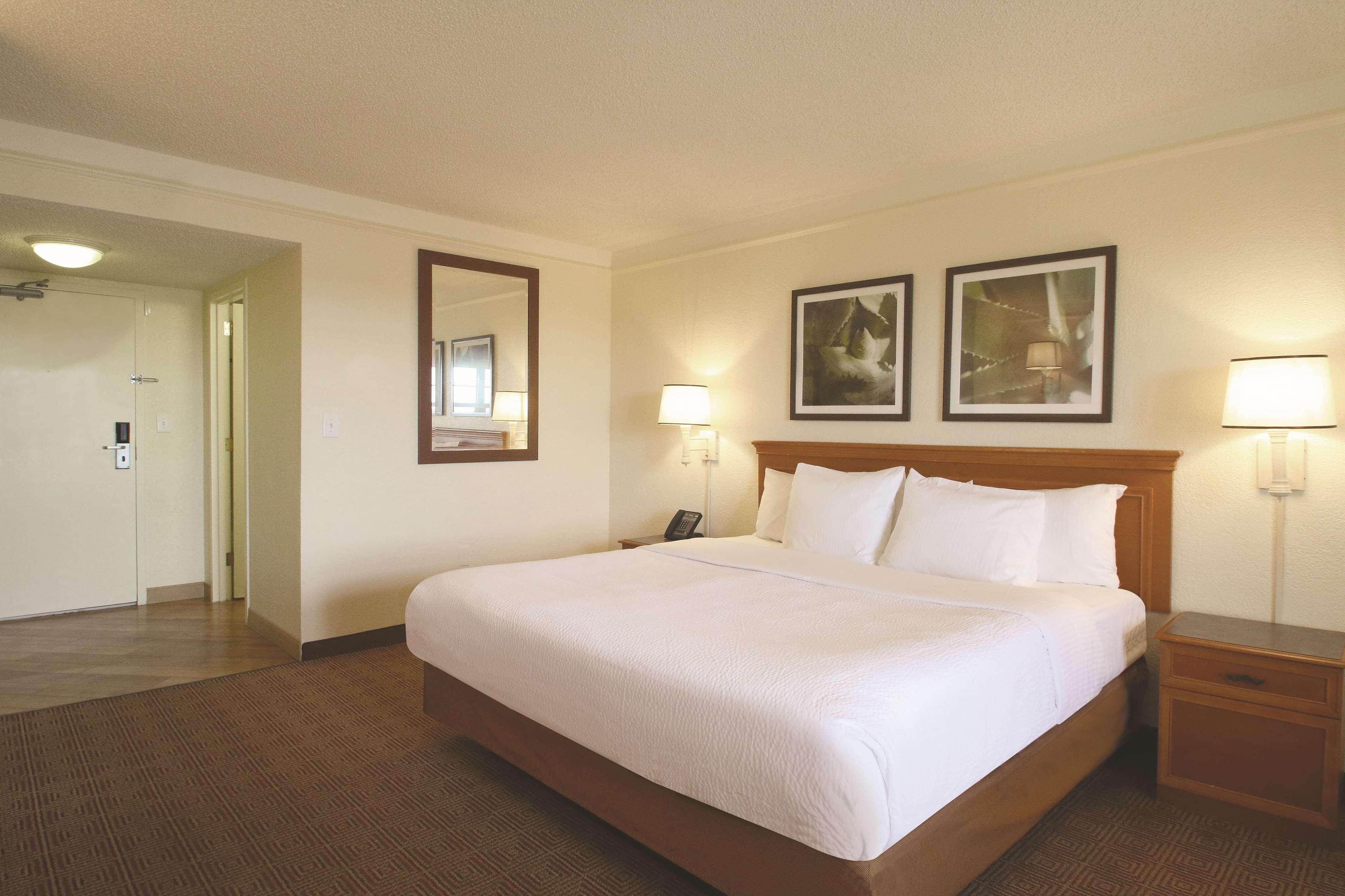 Double King Bed Non Smoking