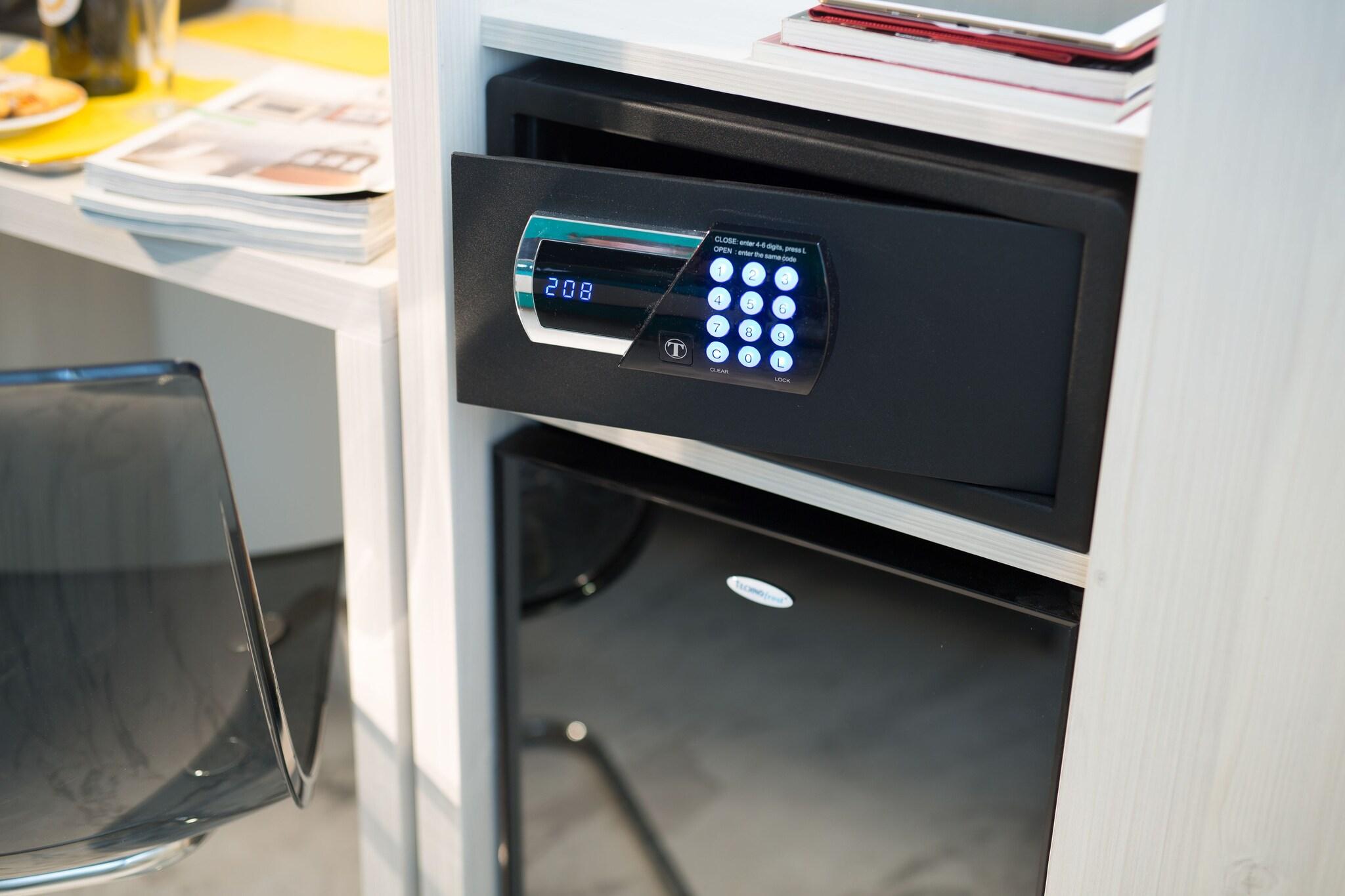 Double Queen Size Bed