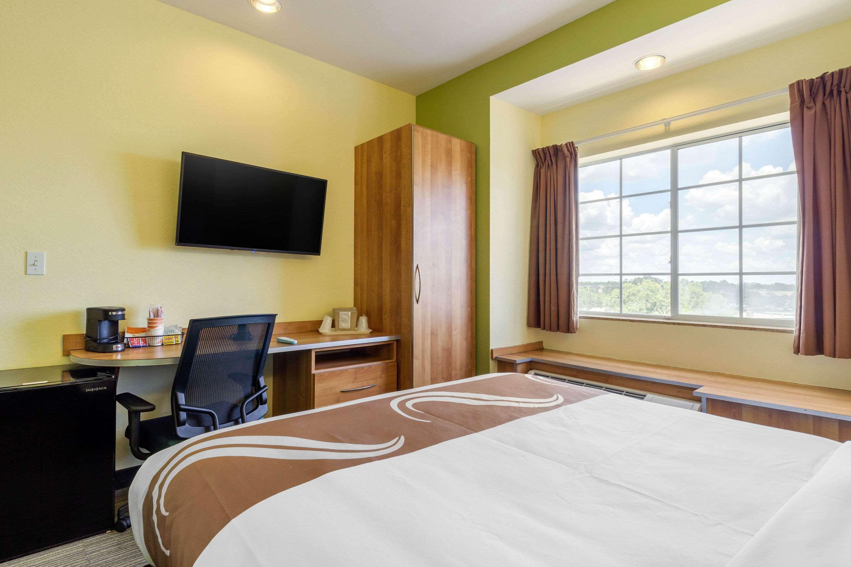 Double Queen Size Bed