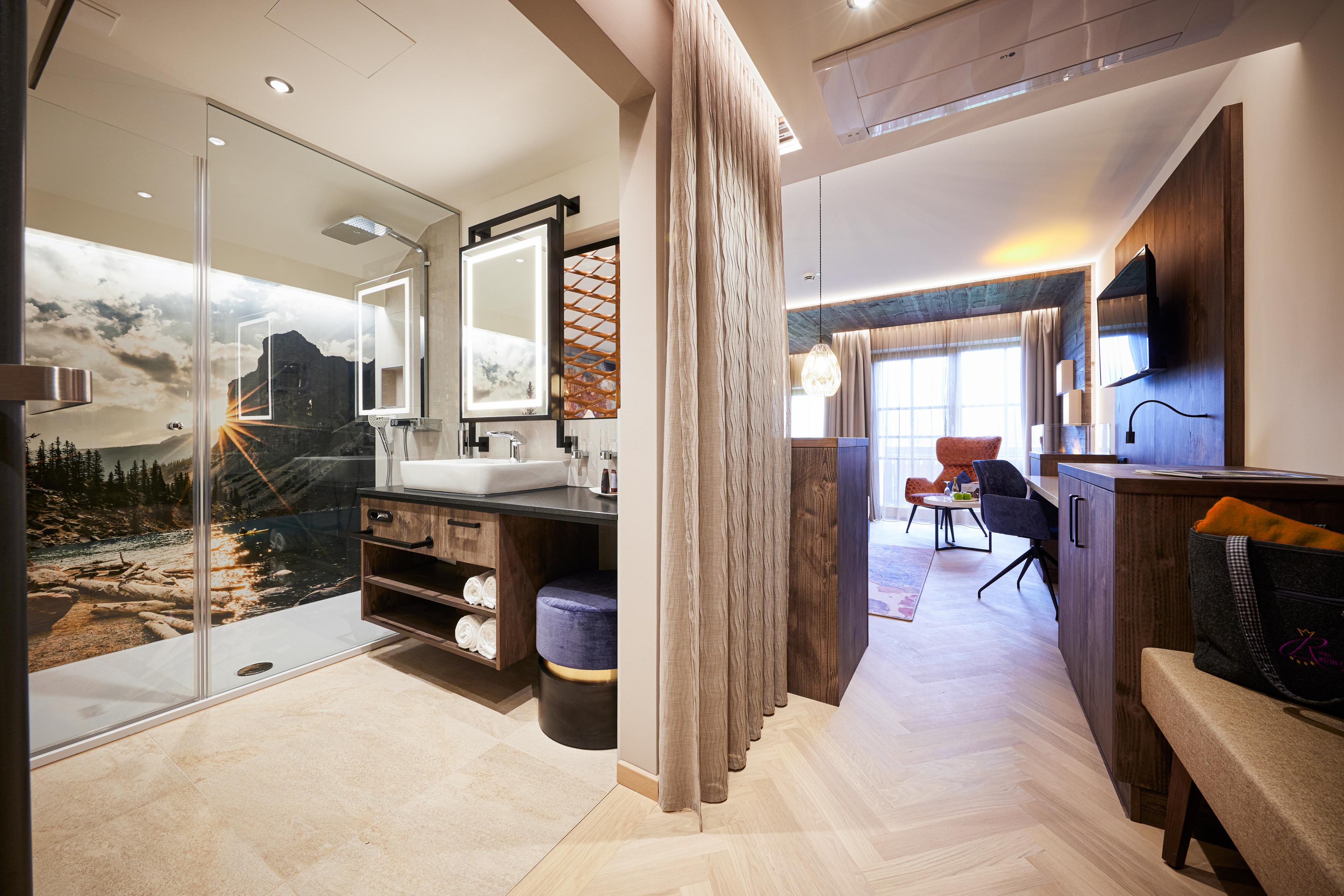 Junior Suite Deluxe Mountain View