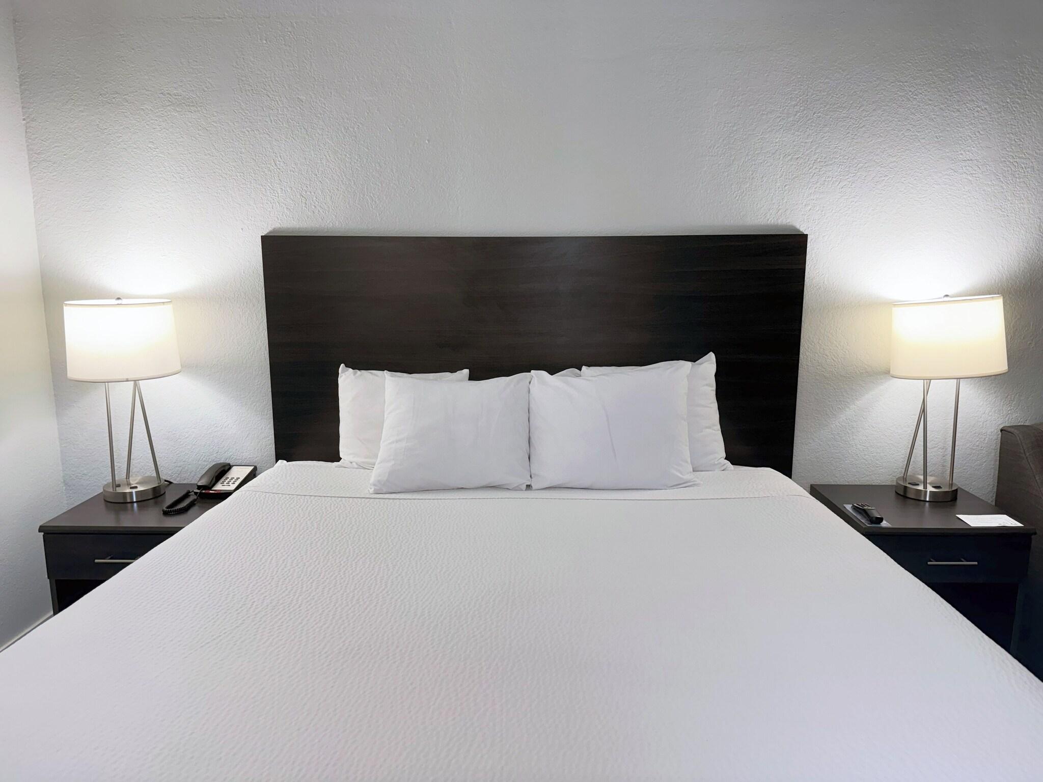 Suite Deluxe King Bed