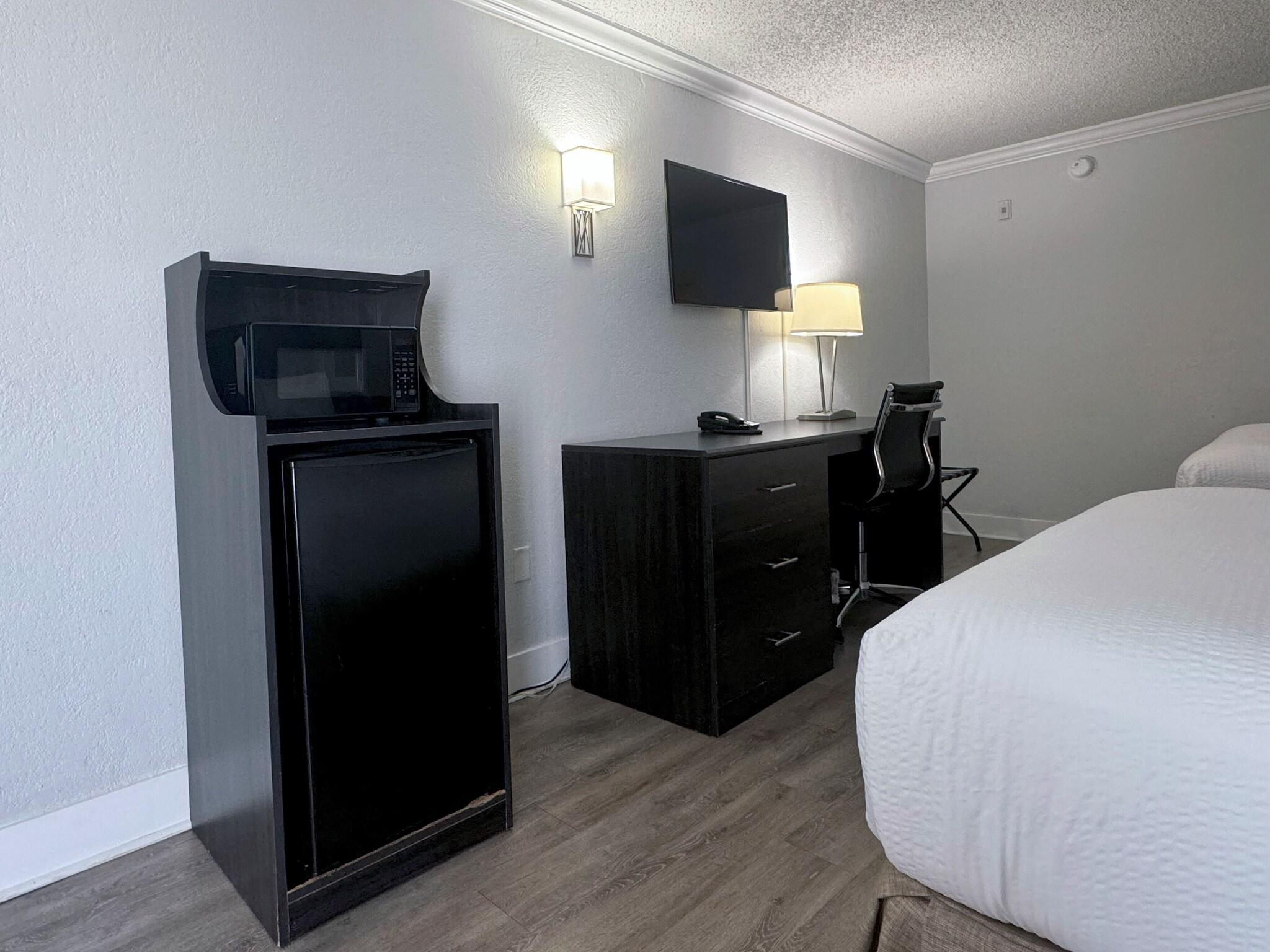 Suite Accessible King Size Bed