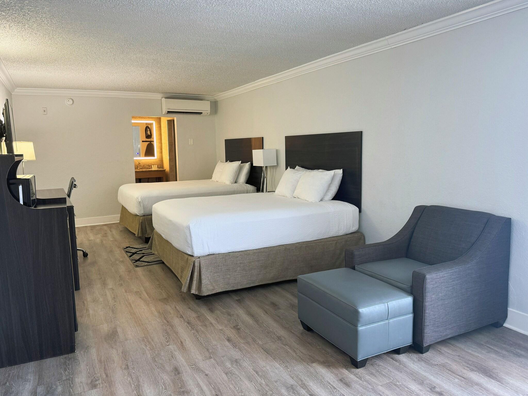 Double Deluxe Two Queen Beds