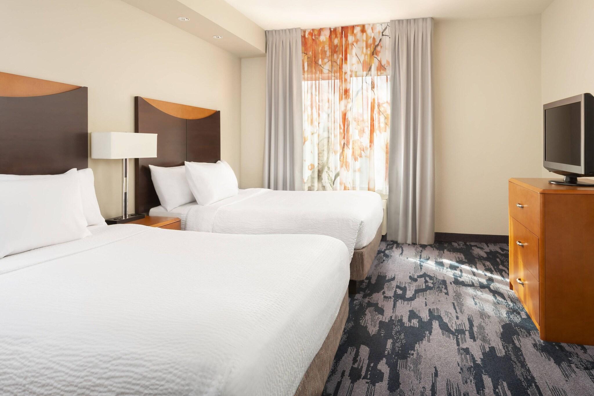 Studio Two Queen Beds