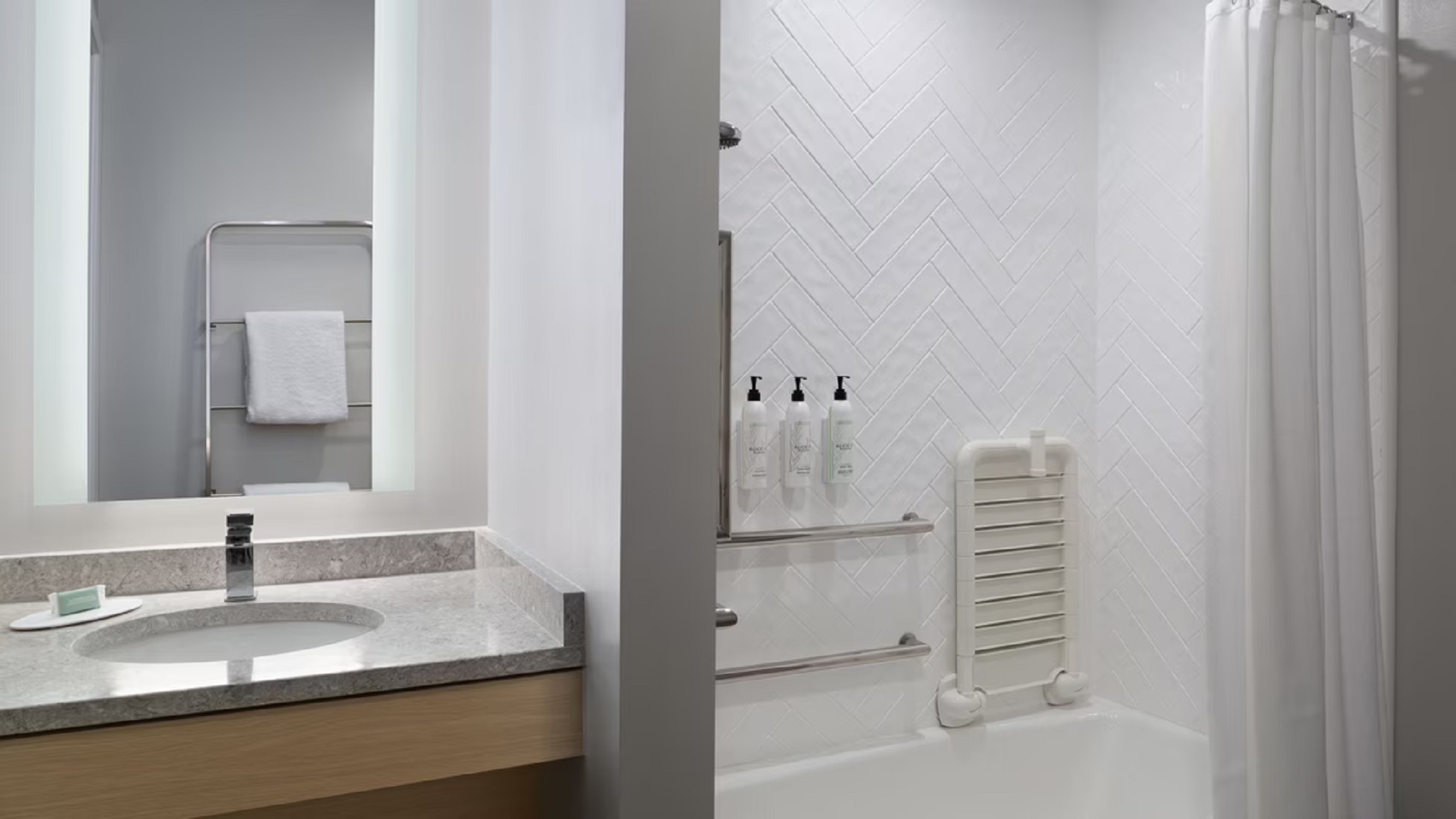 Studio Queen Size Bed