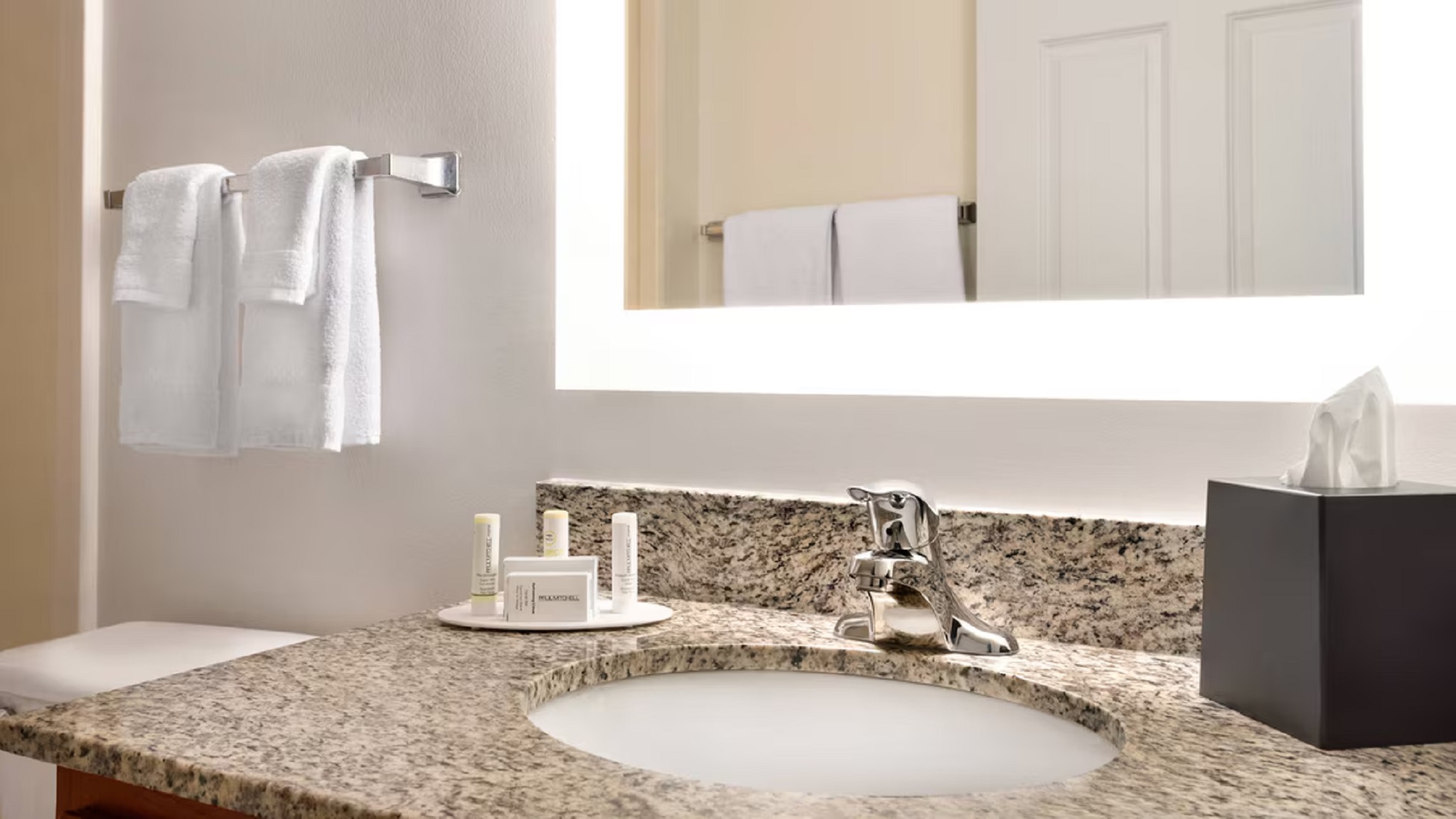 Studio Queen Size Bed