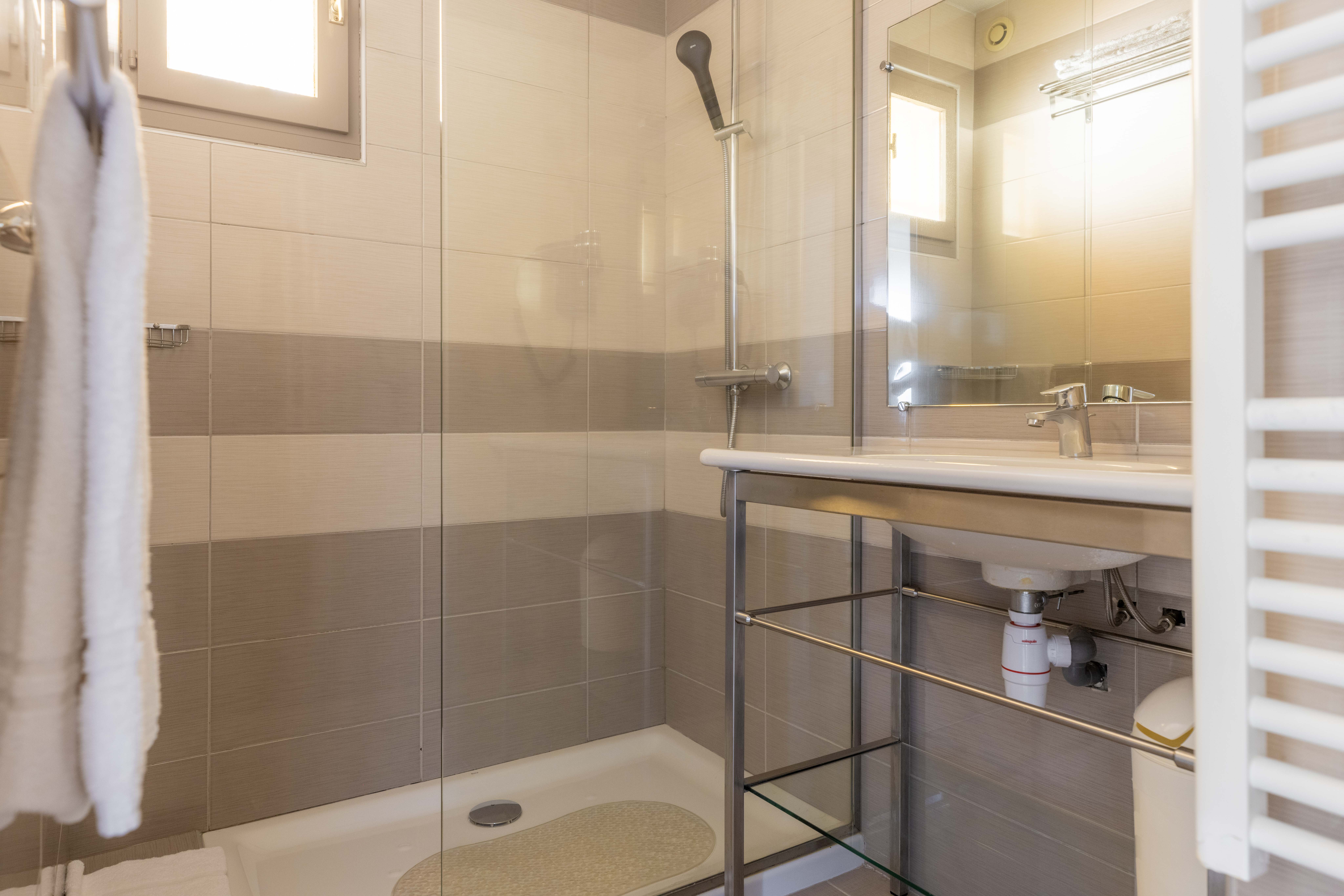 Apartment Capacity 4