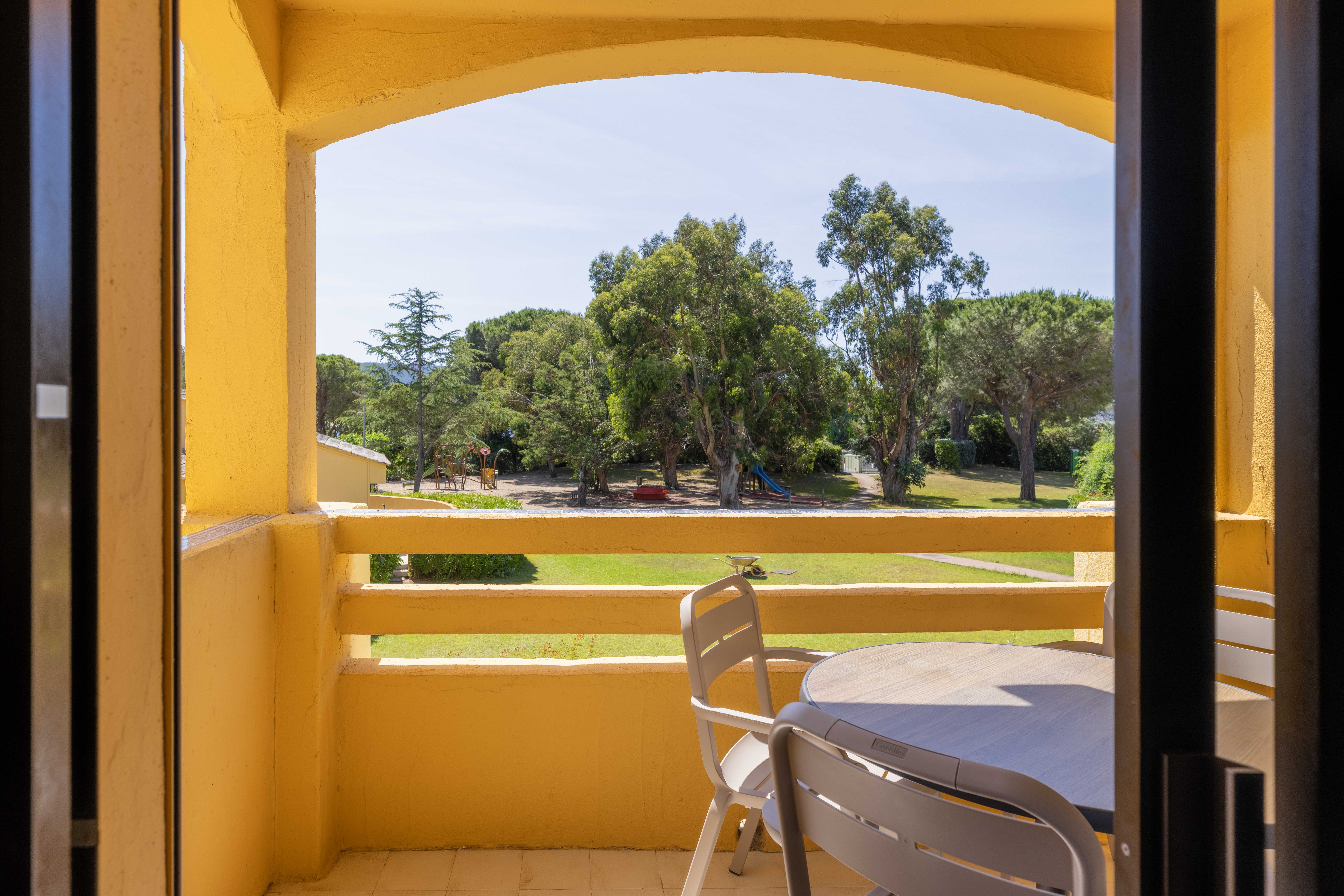 Apartment Capacity 4