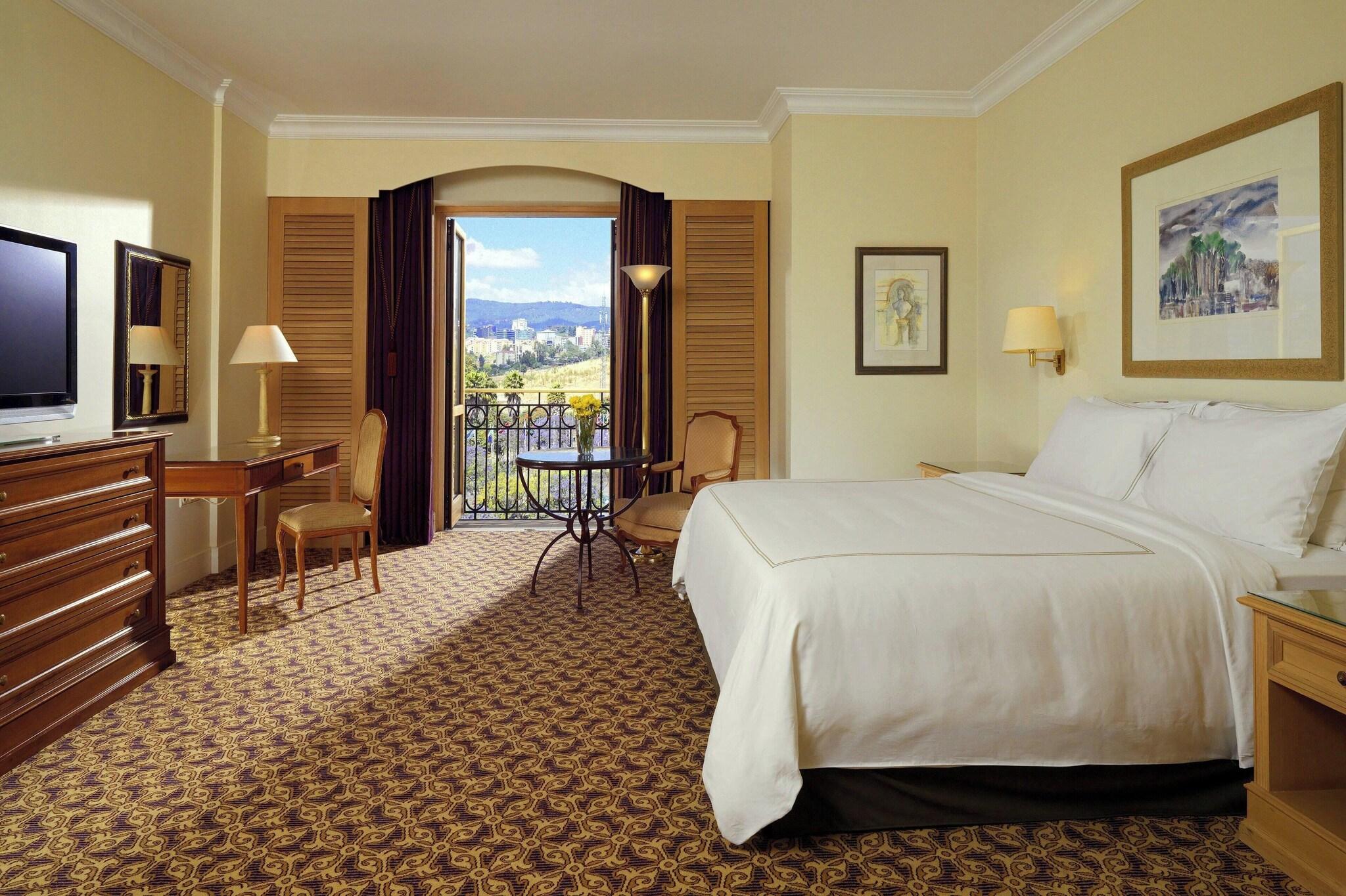 Junior Suite King Bed Smoking