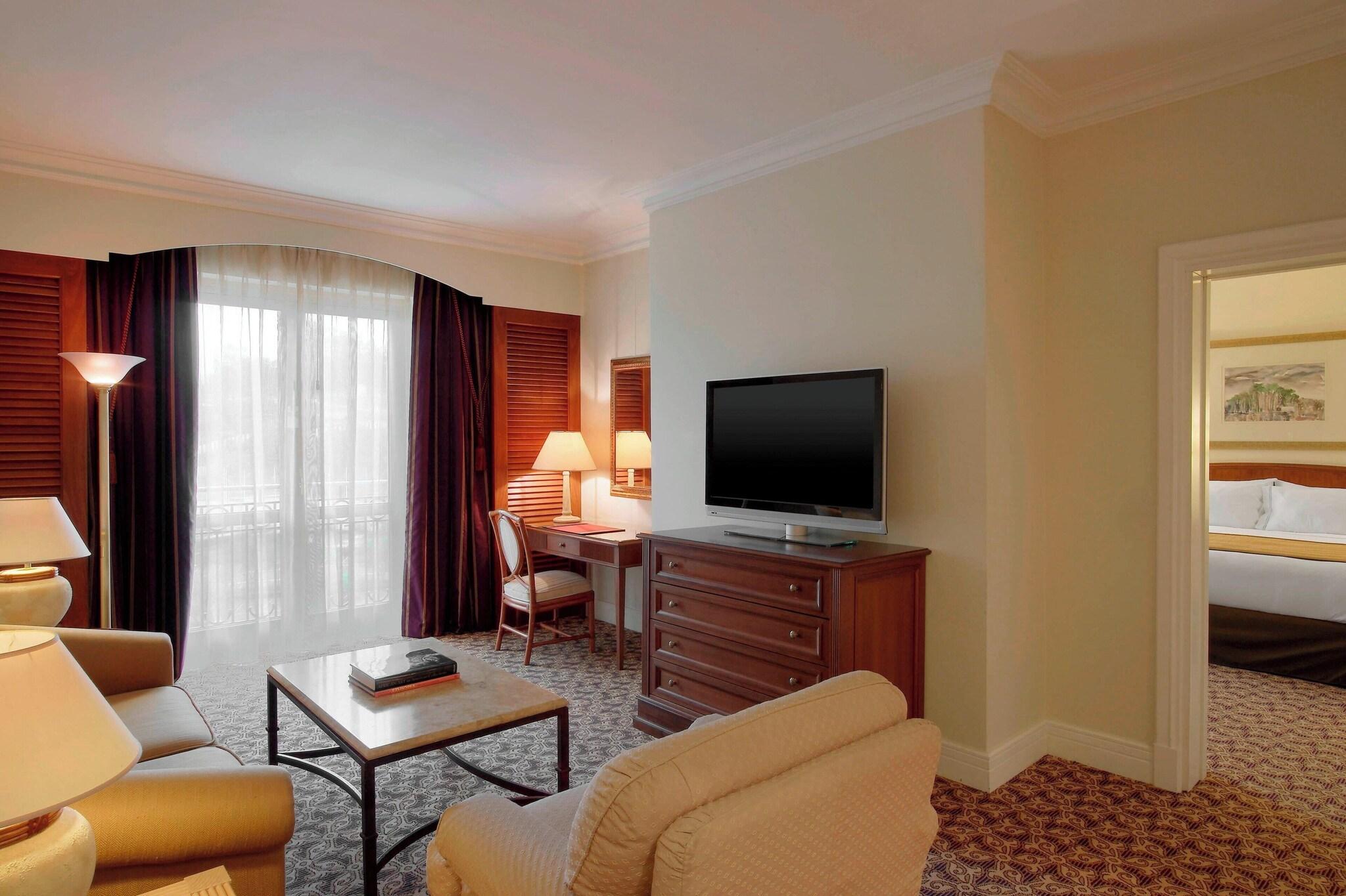 Junior Suite King Bed Smoking