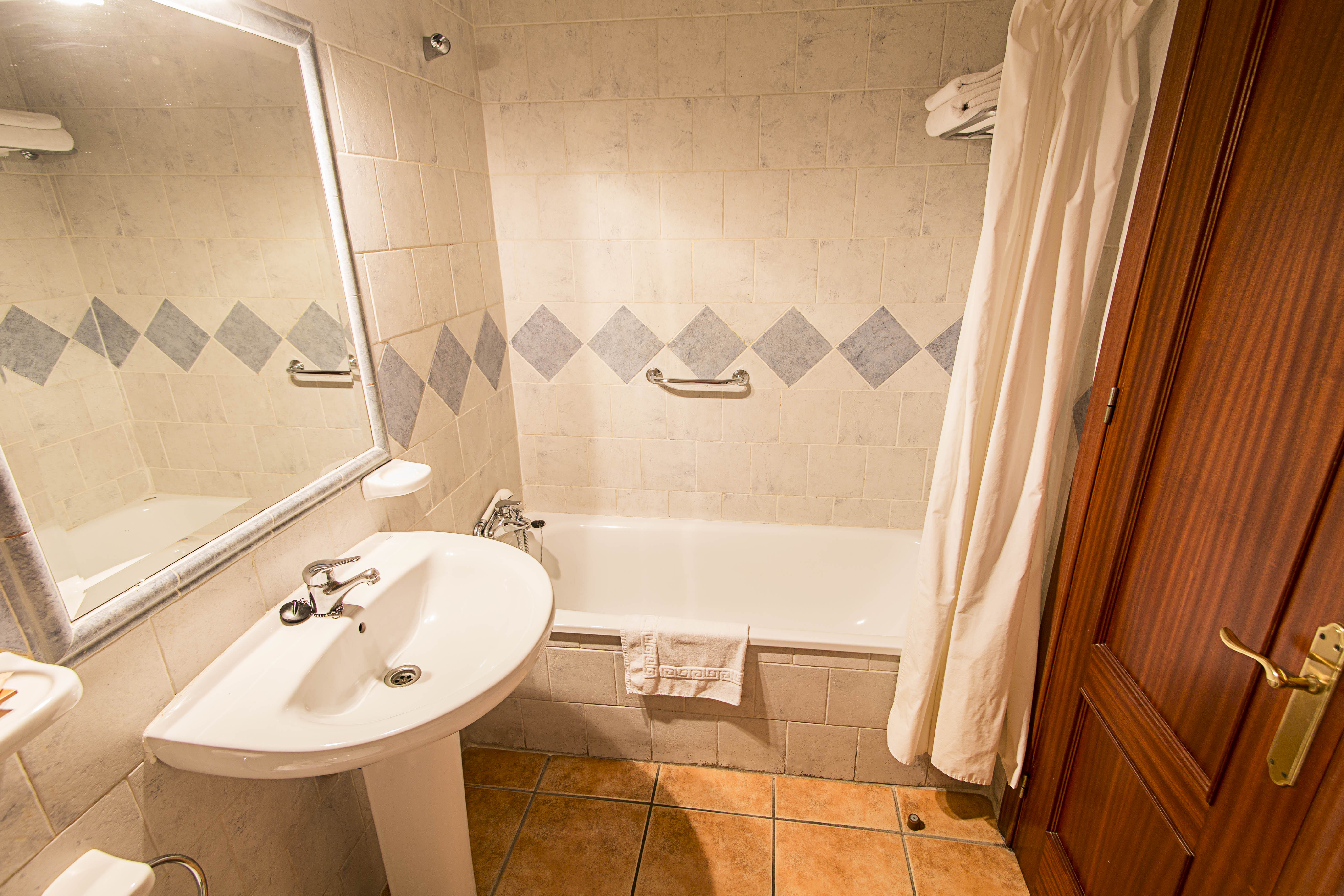 Double or Twin Standard