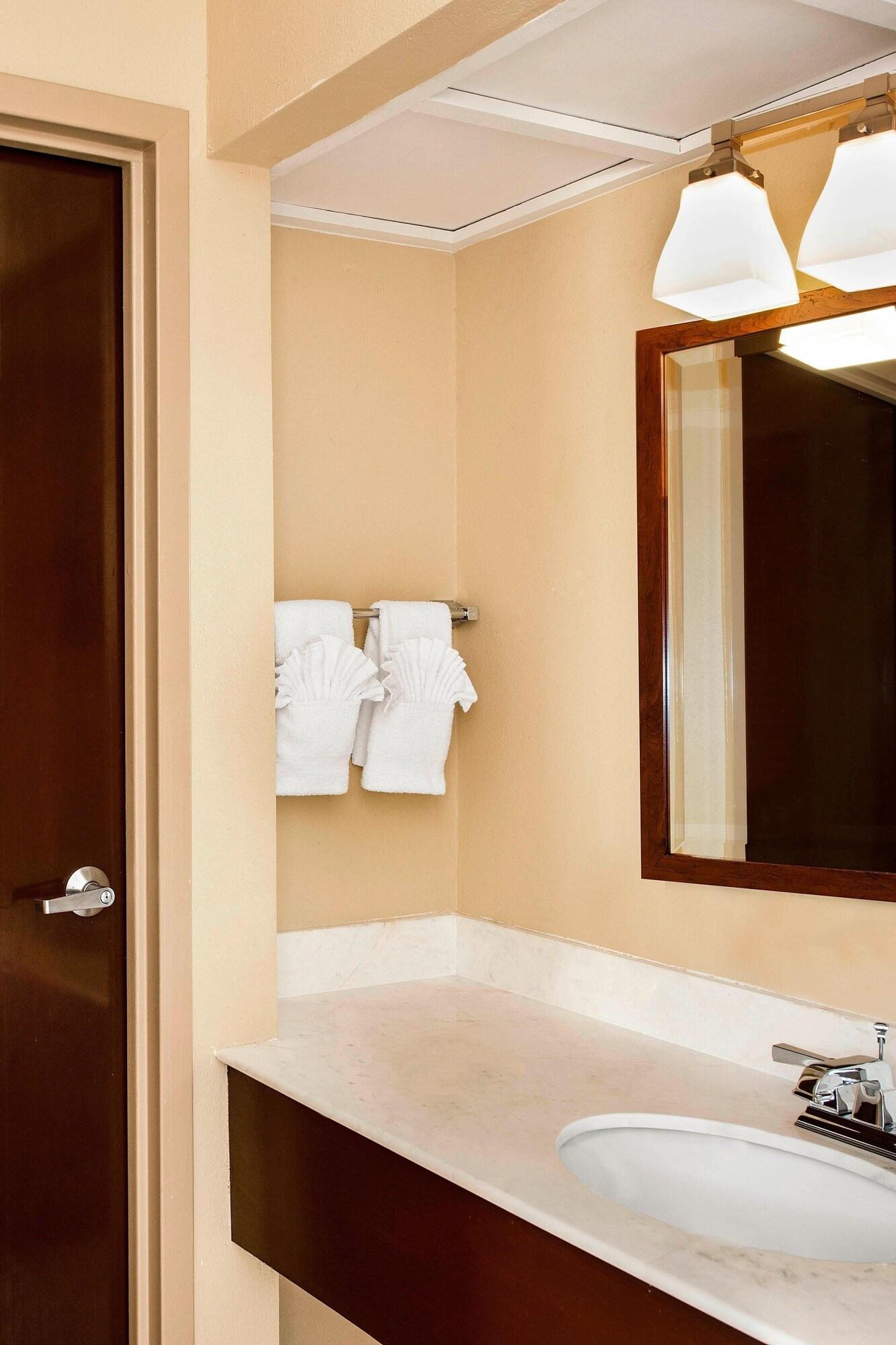 Double Club Two Queen Beds