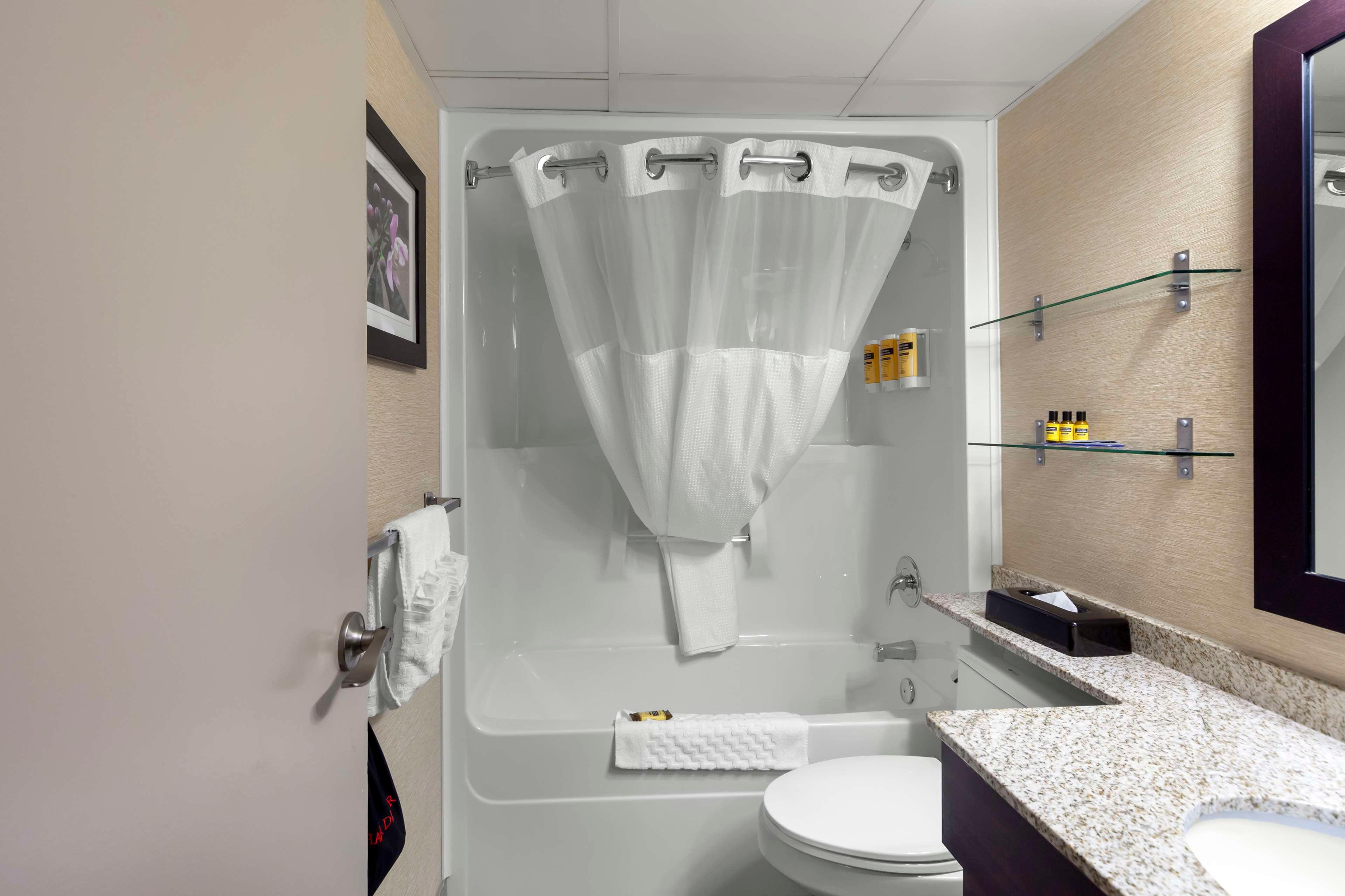 Double Queen Bed Non Smoking