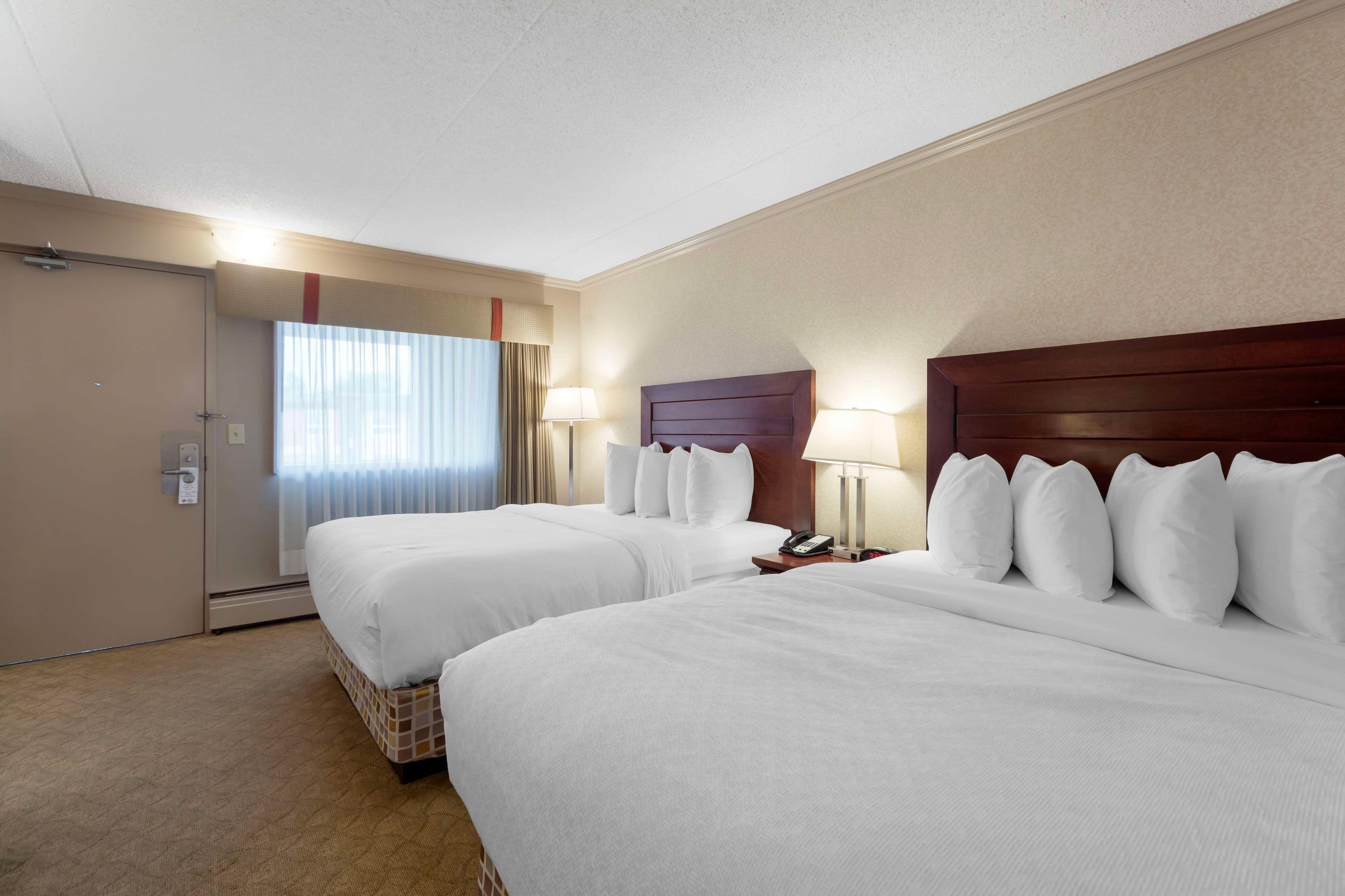 Suite Two Queen Beds Non Smoking