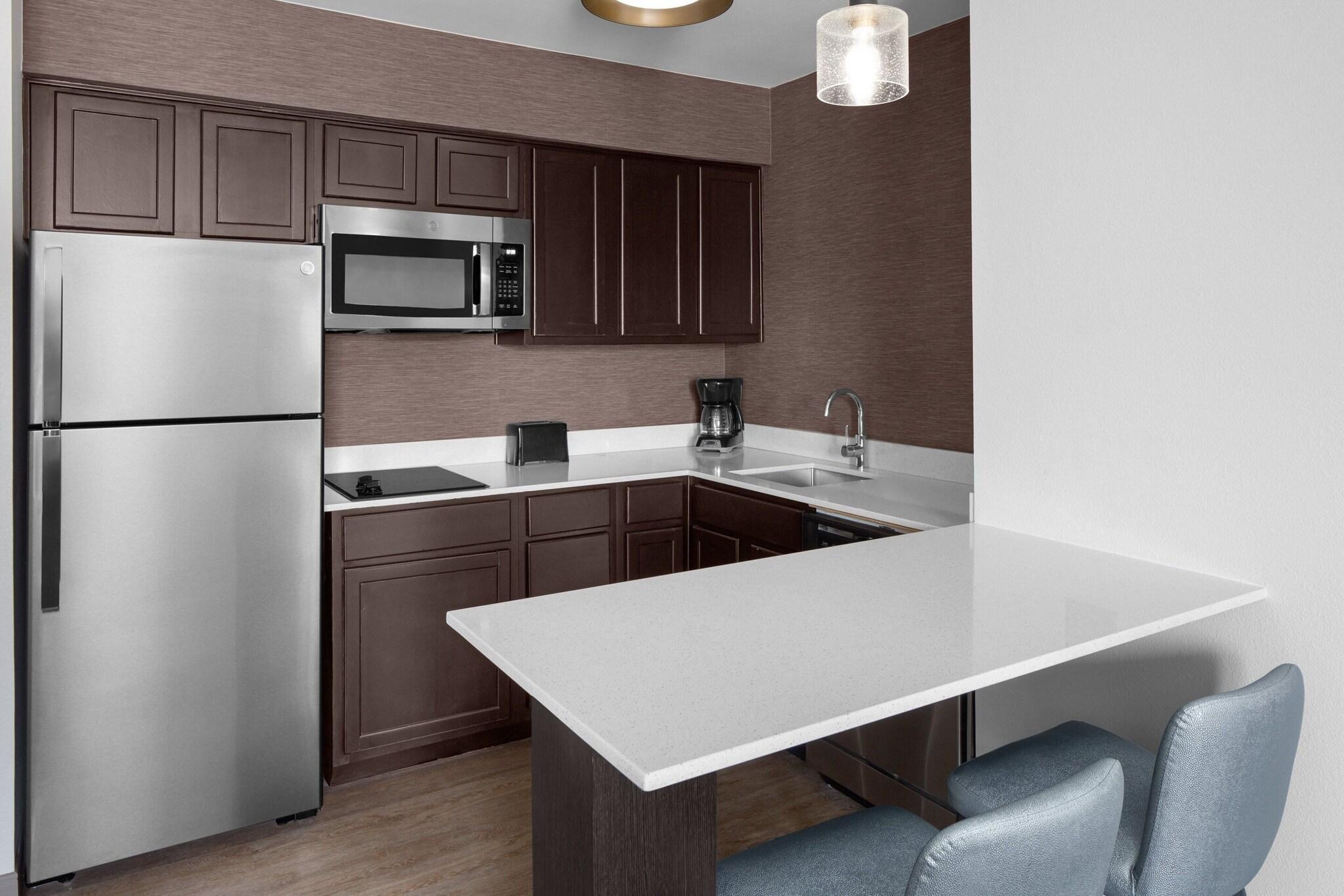 Studio Accessible King Size Bed