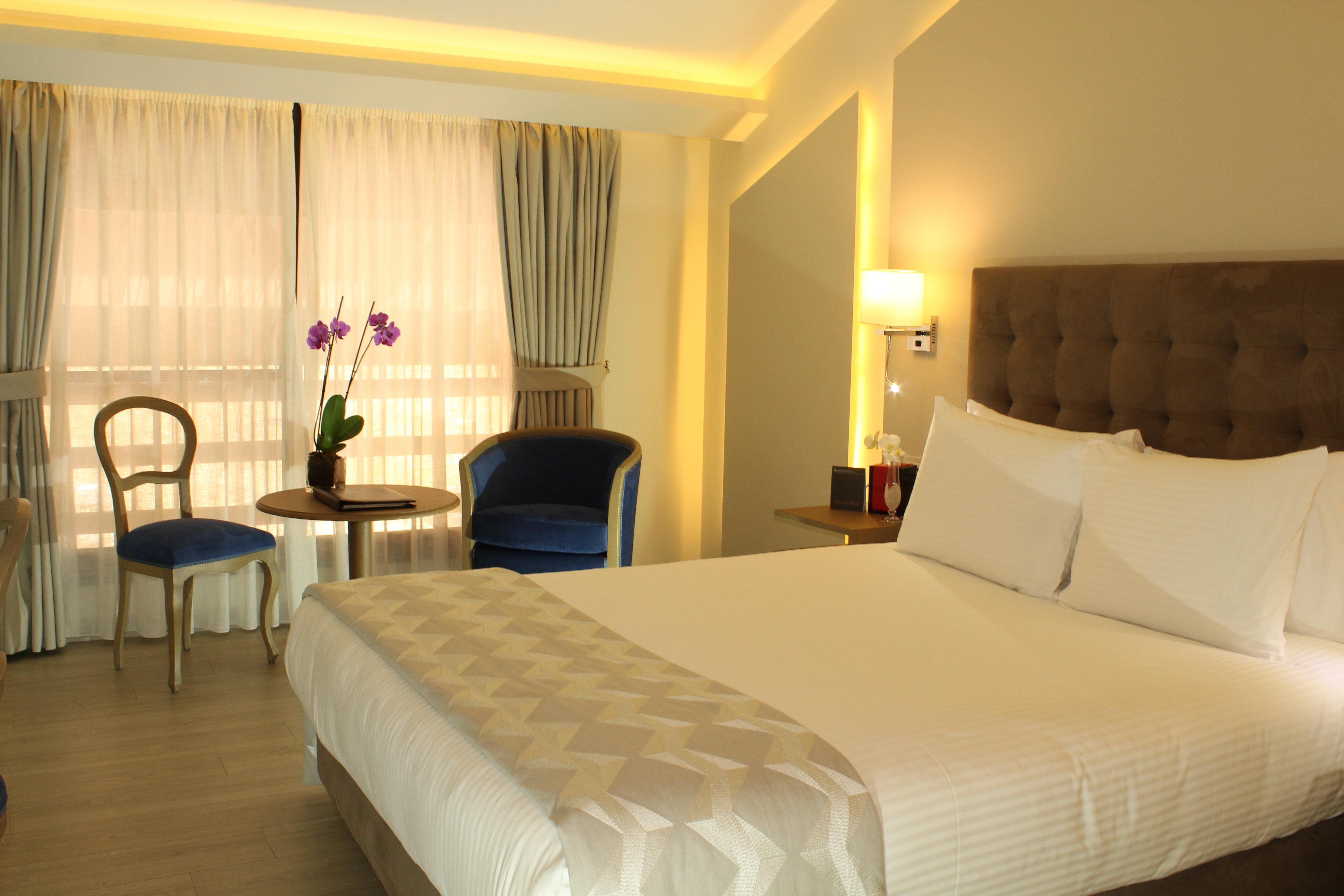 Double Classic Queen Bed