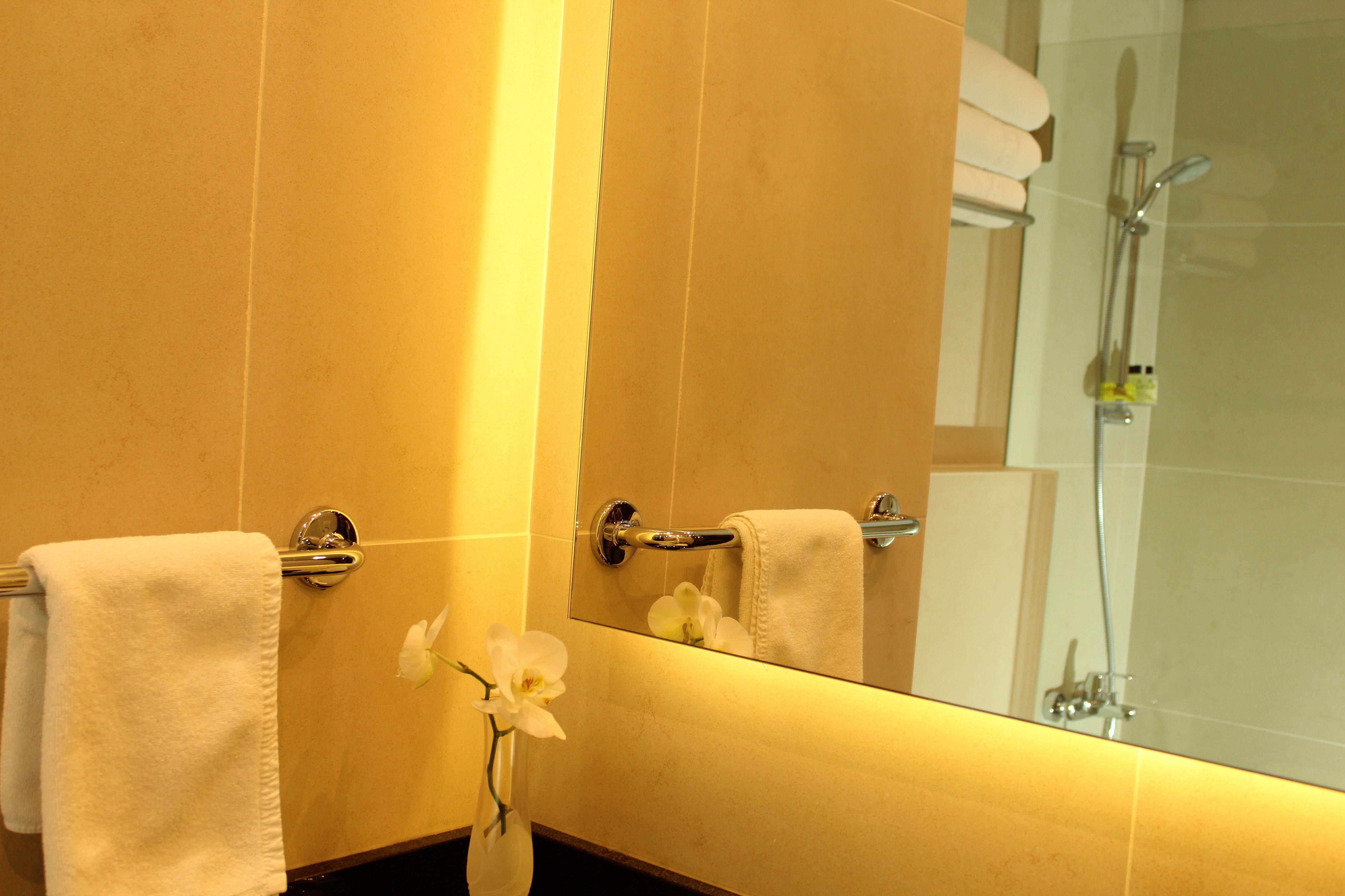 Double Deluxe King Bed