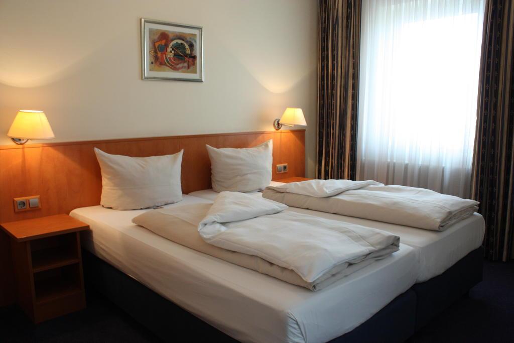 Double or Twin Standard