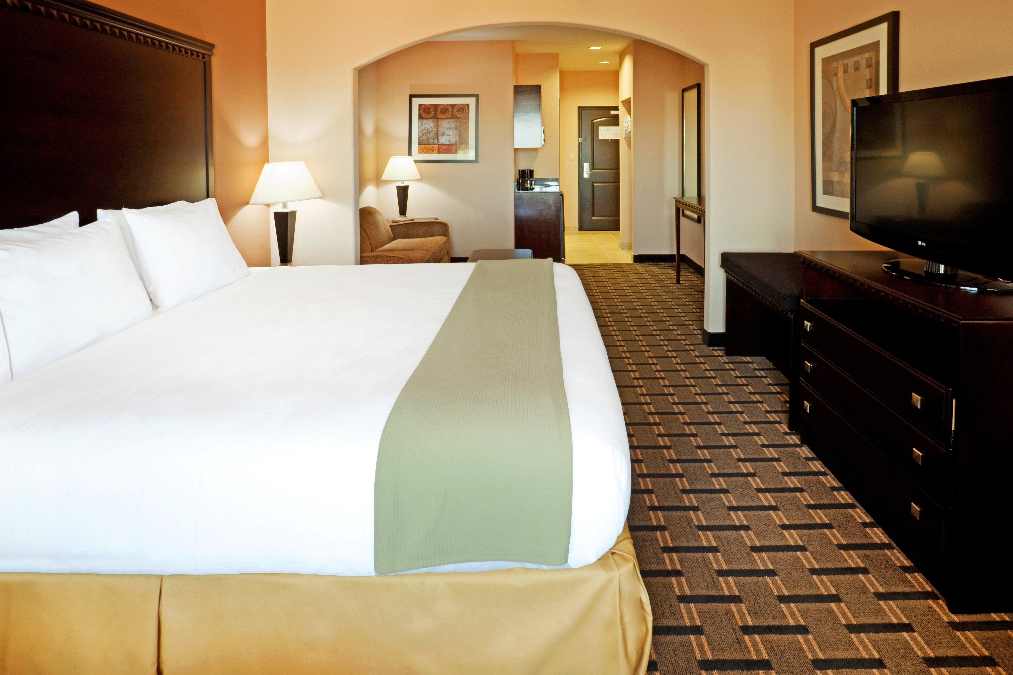 Suite Accessible King Size Bed