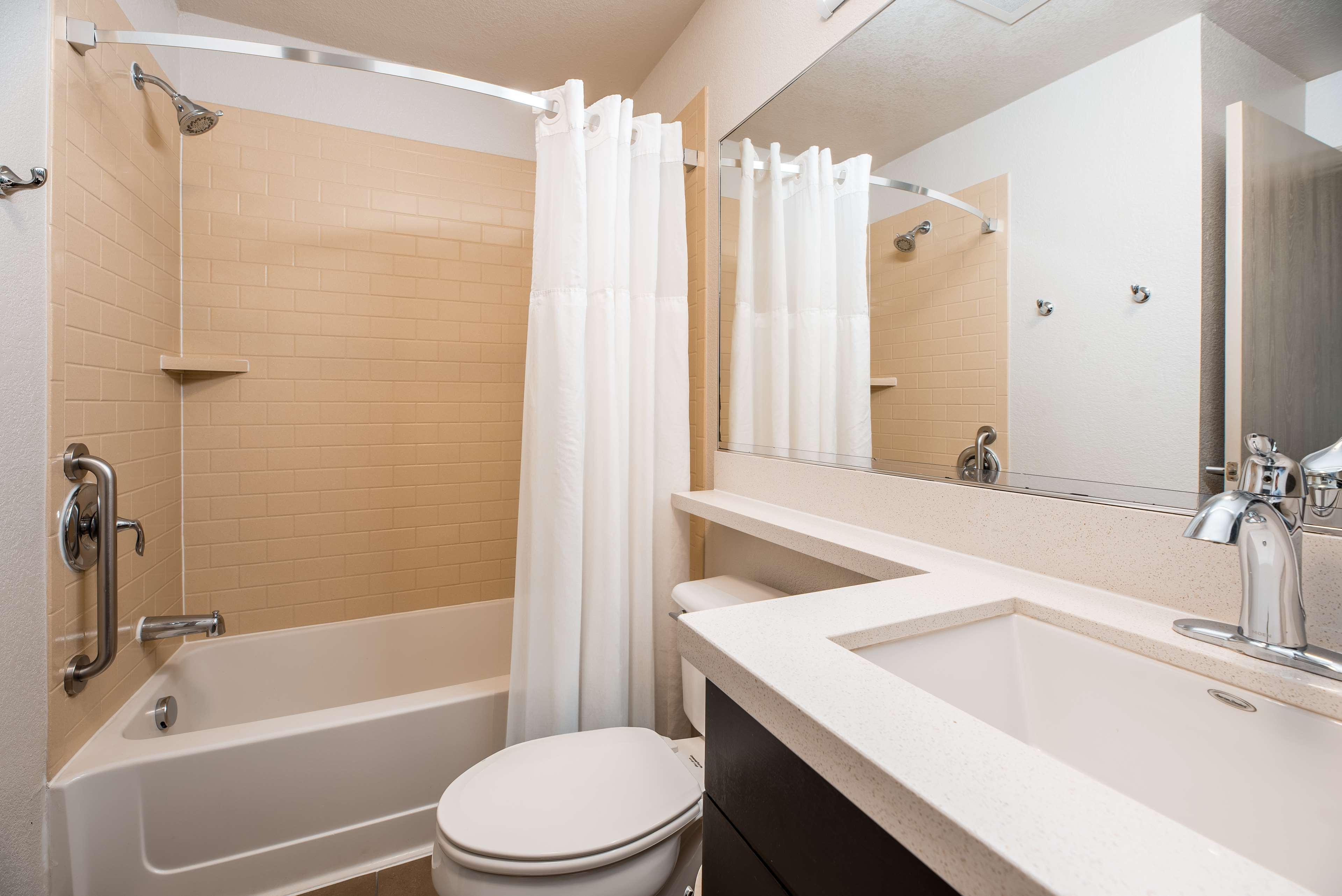 Suite Two Queen Beds One Bedroom