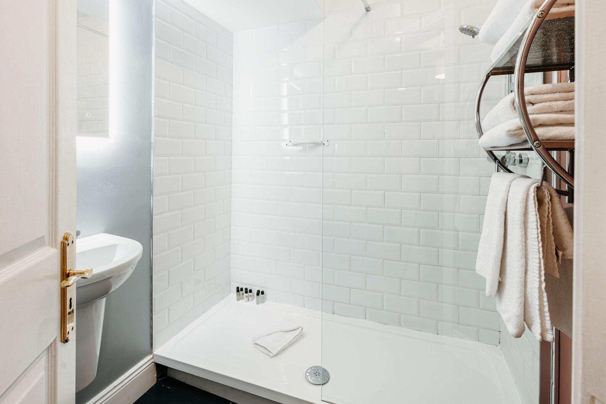 Apartment Capacity 3