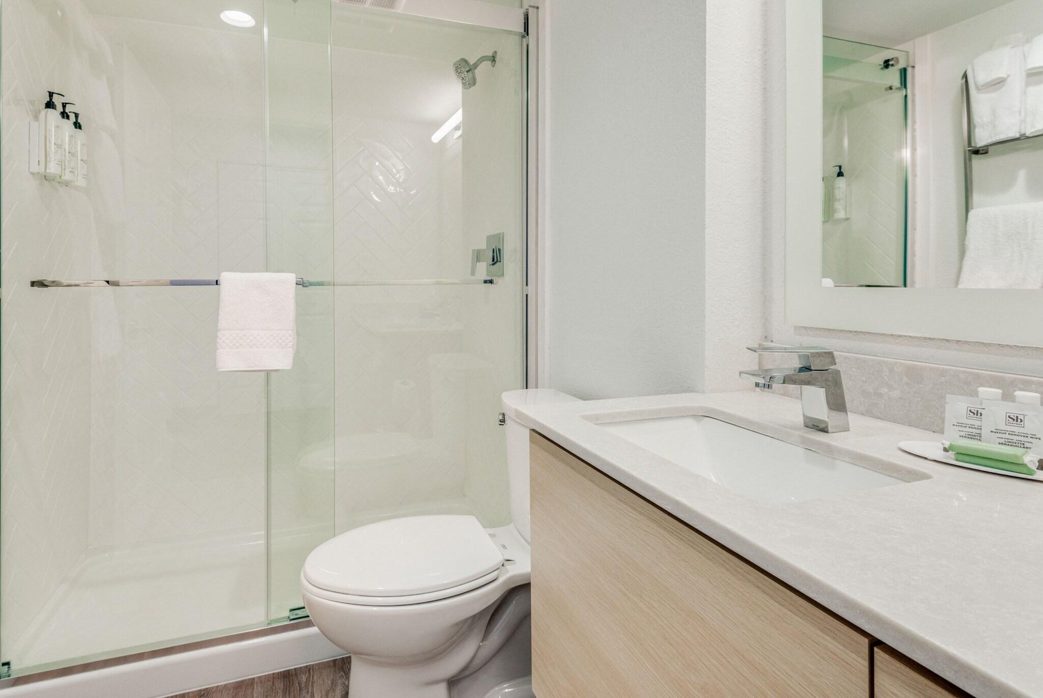 Studio Queen Size Bed