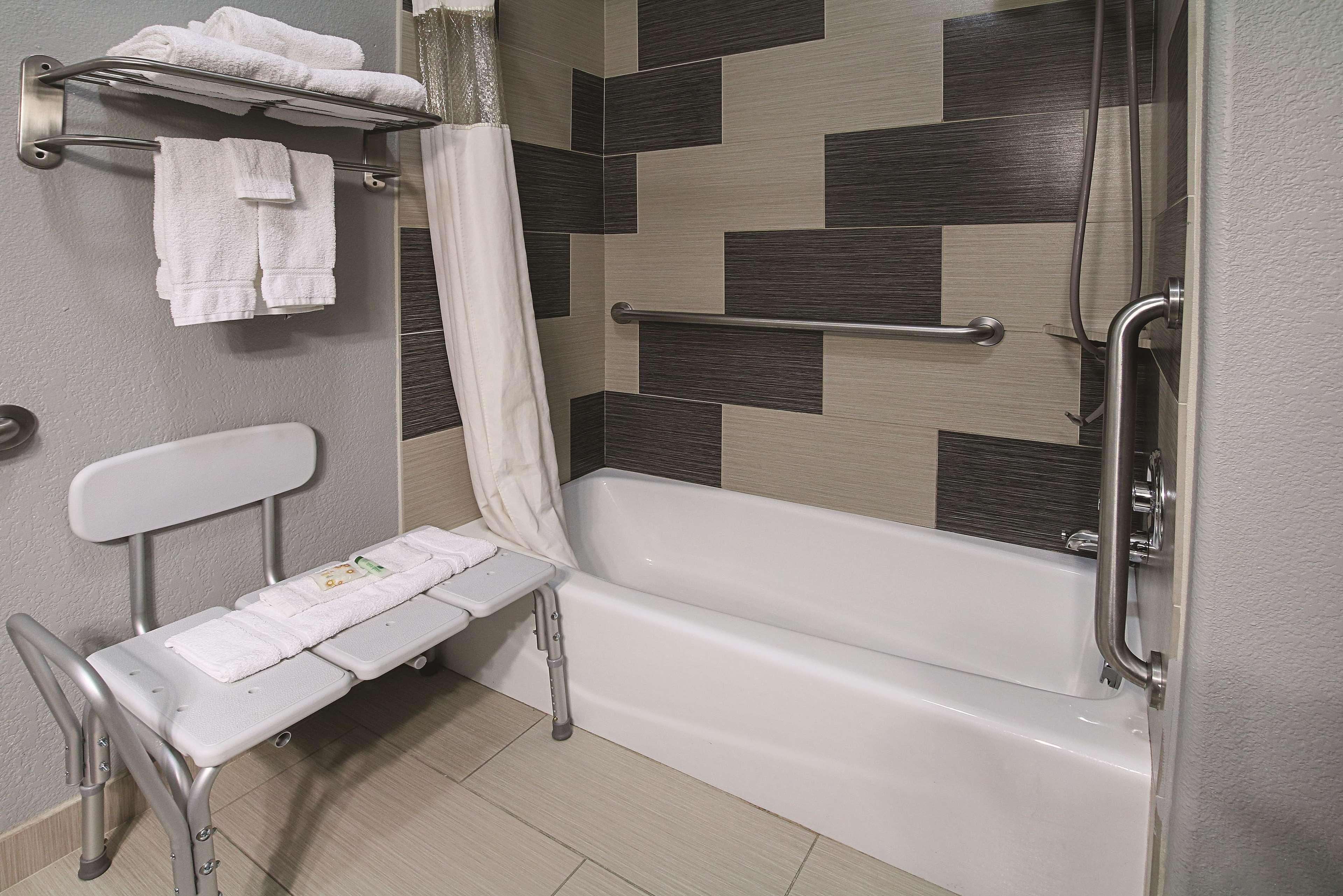 Double King Bed Non Smoking