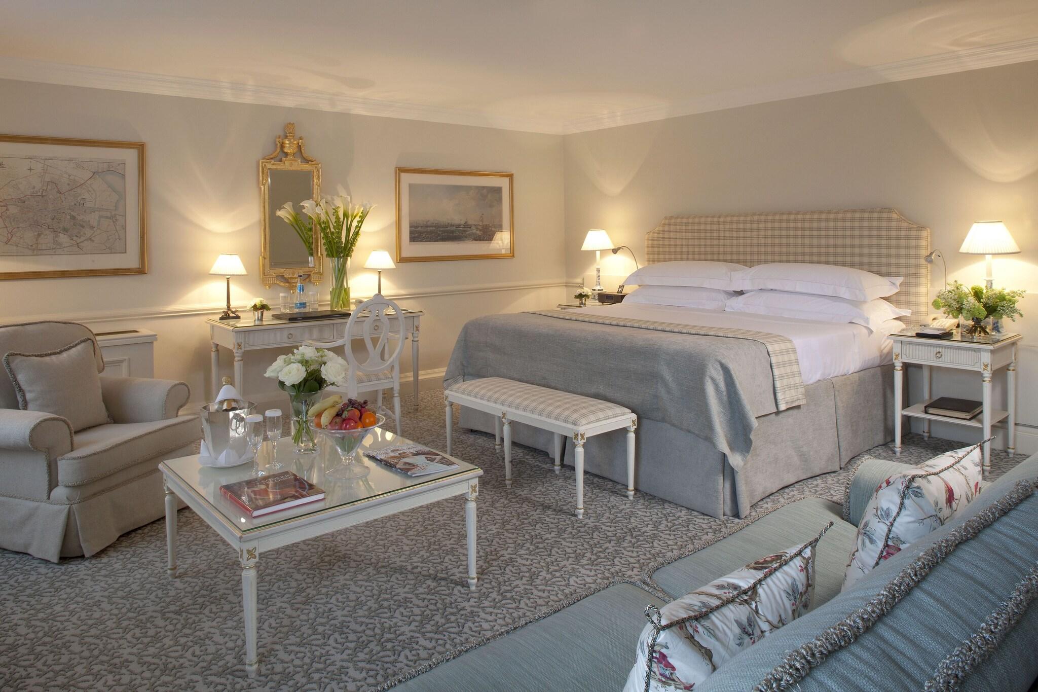 House Deluxe King Bed