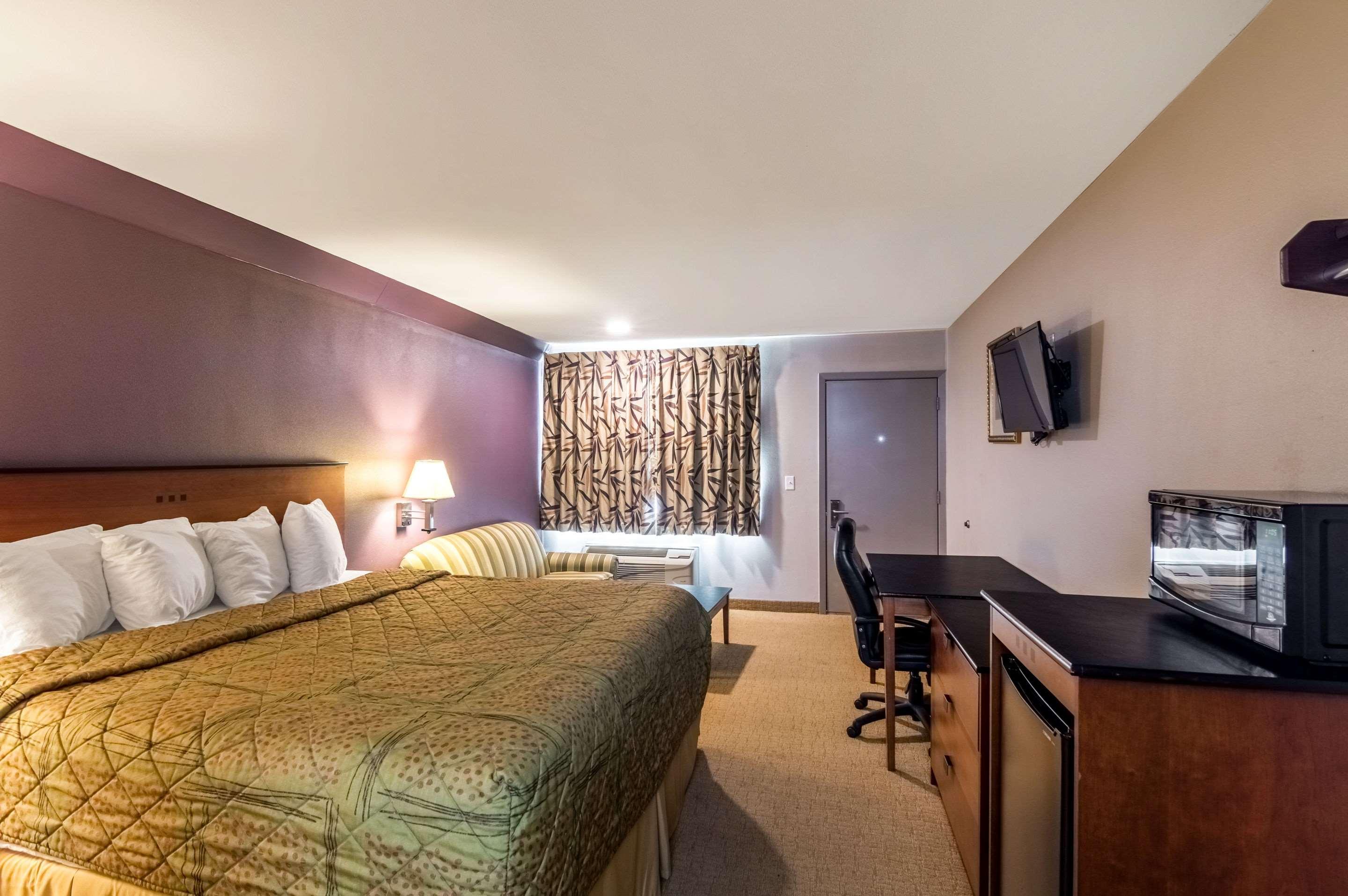 Double King Bed Non Smoking