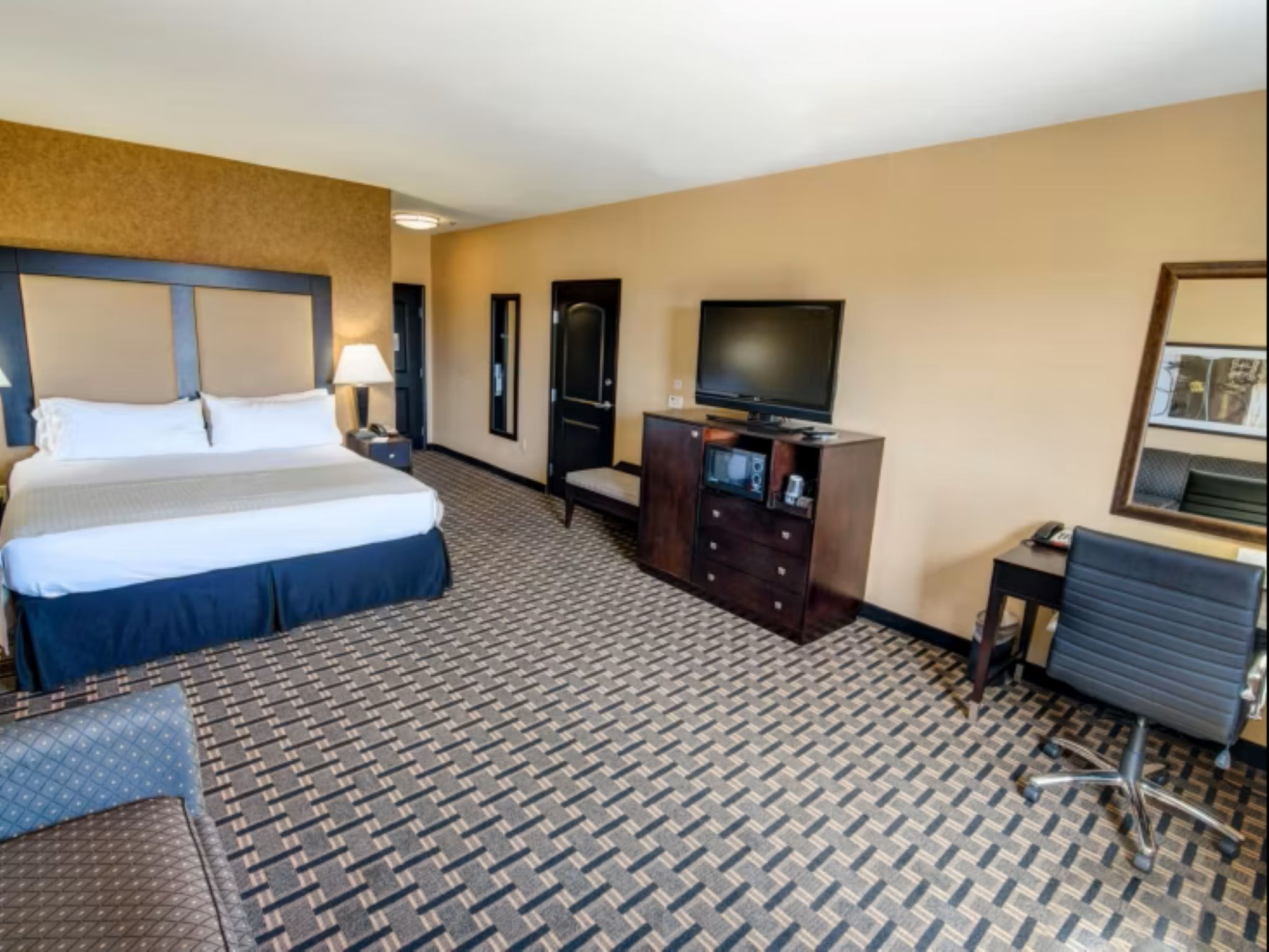 Double Accessible King Size Bed