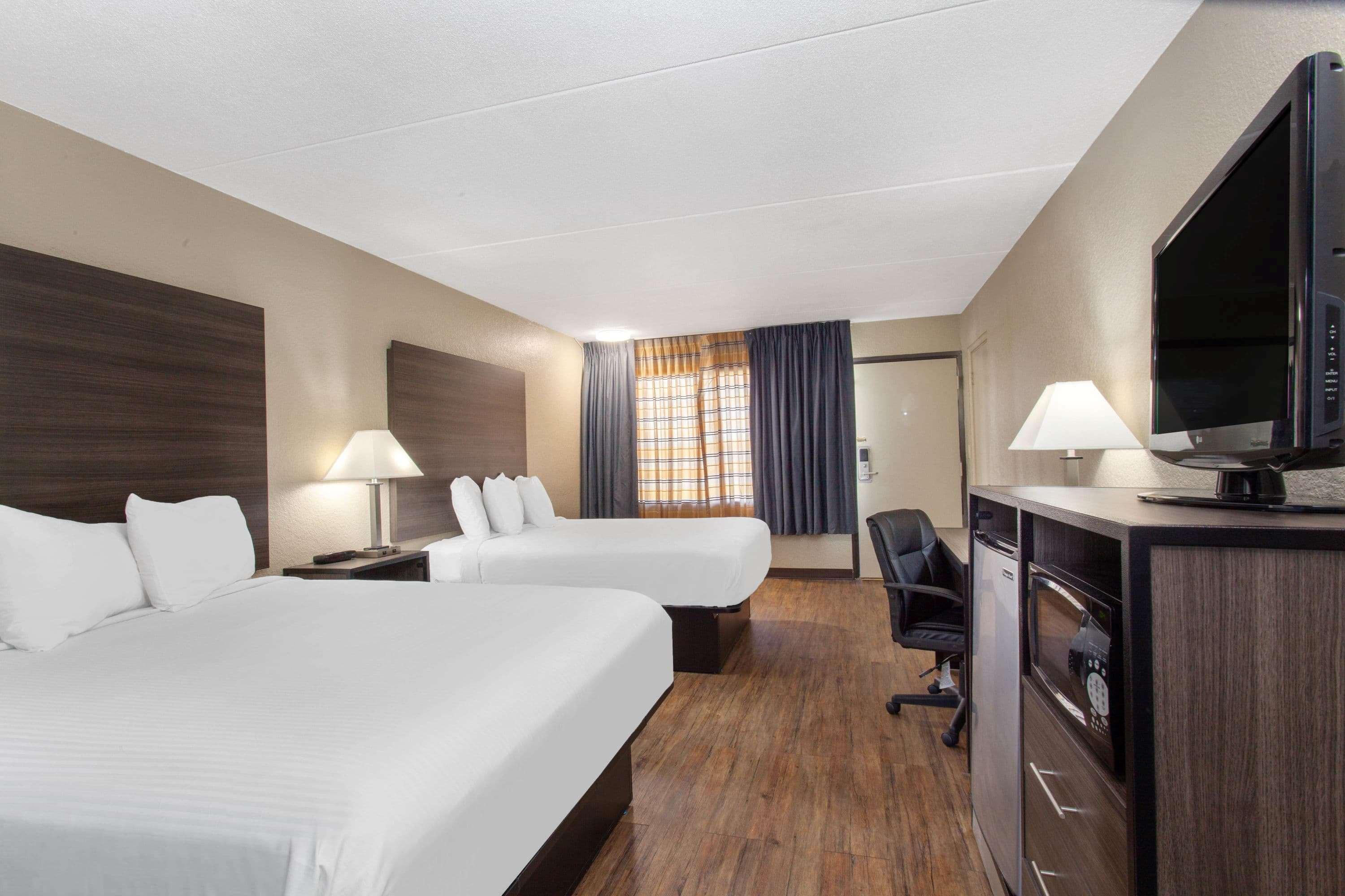 Double Two Queen Beds Non Smoking