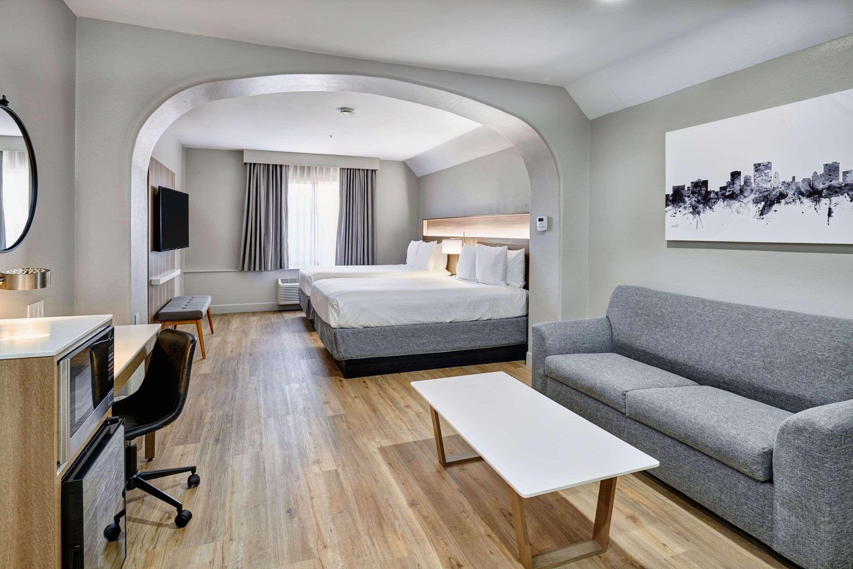 Room Two Double Beds