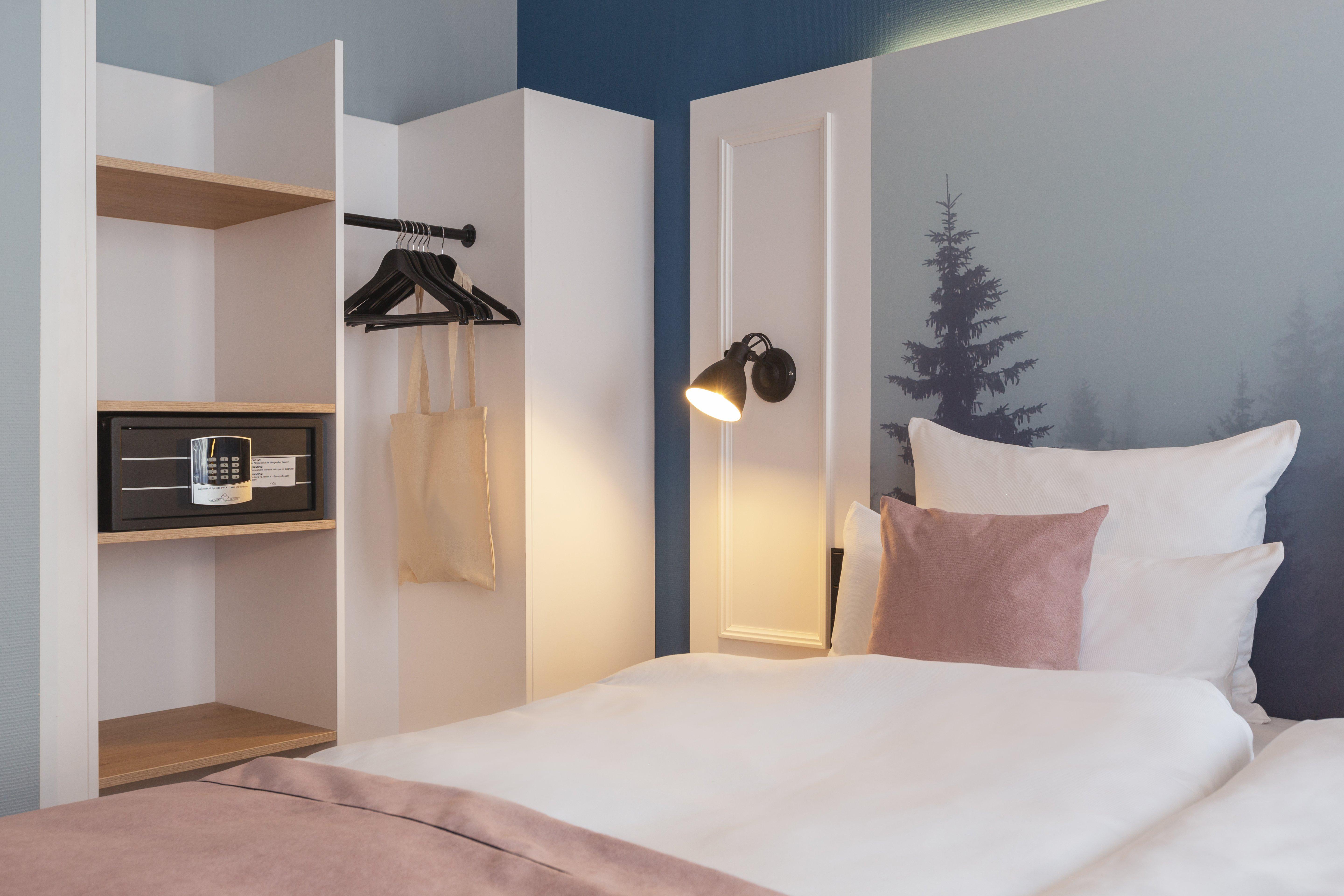 Double Queen Size Bed