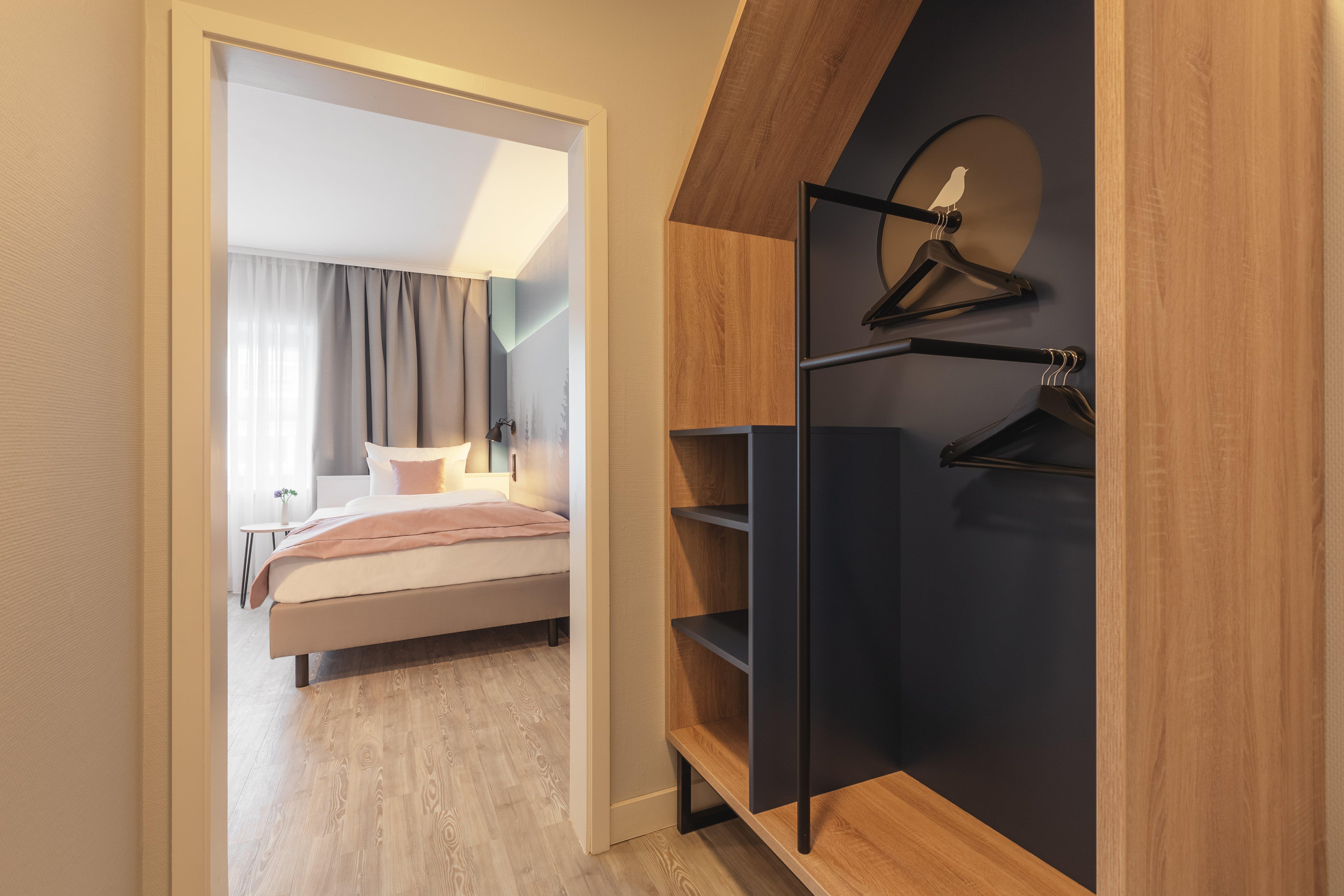 Double Queen Size Bed