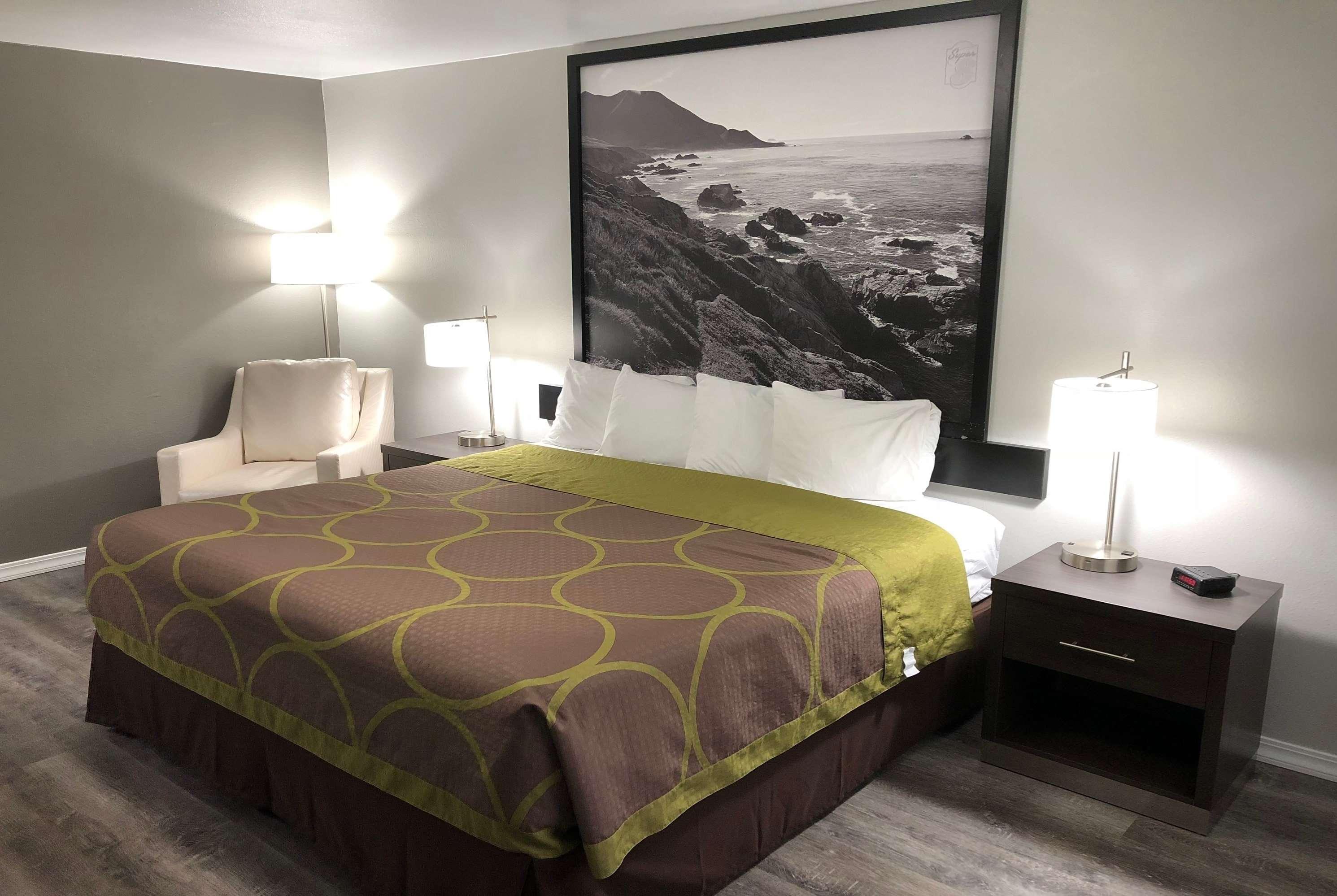 Double King Bed Non Smoking