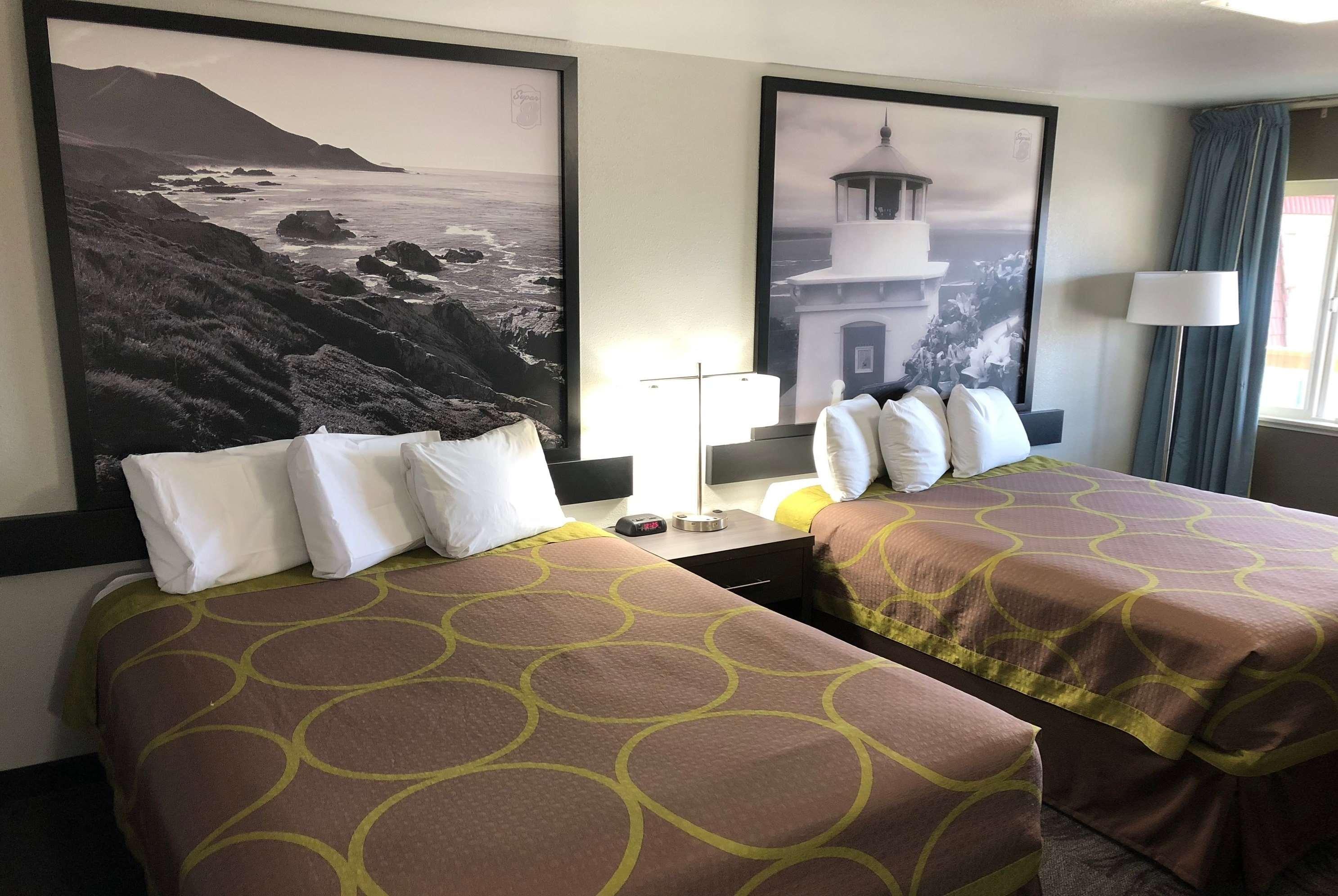 Quadruple Two Queen Beds