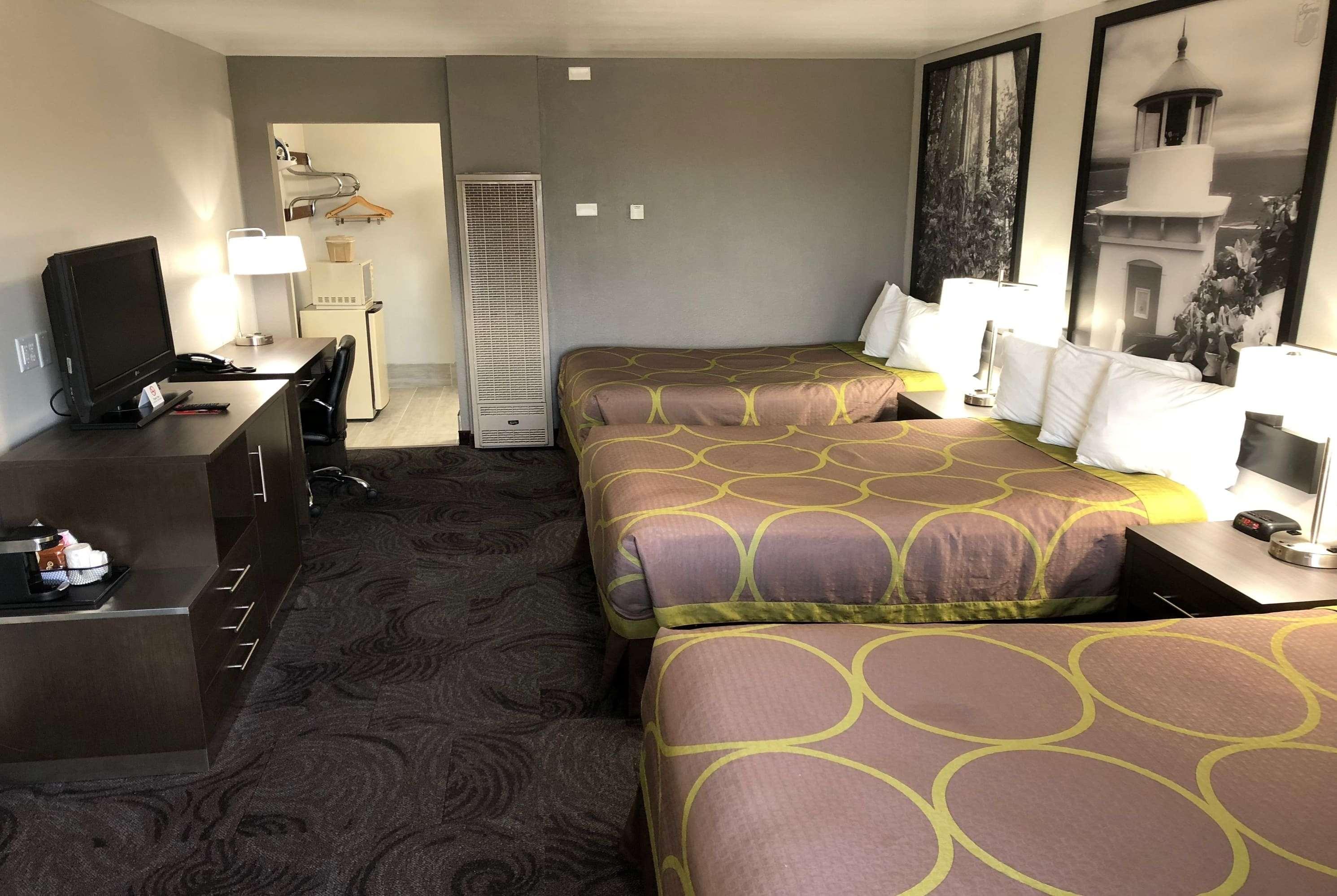 Room Two Double Beds Non Smoking