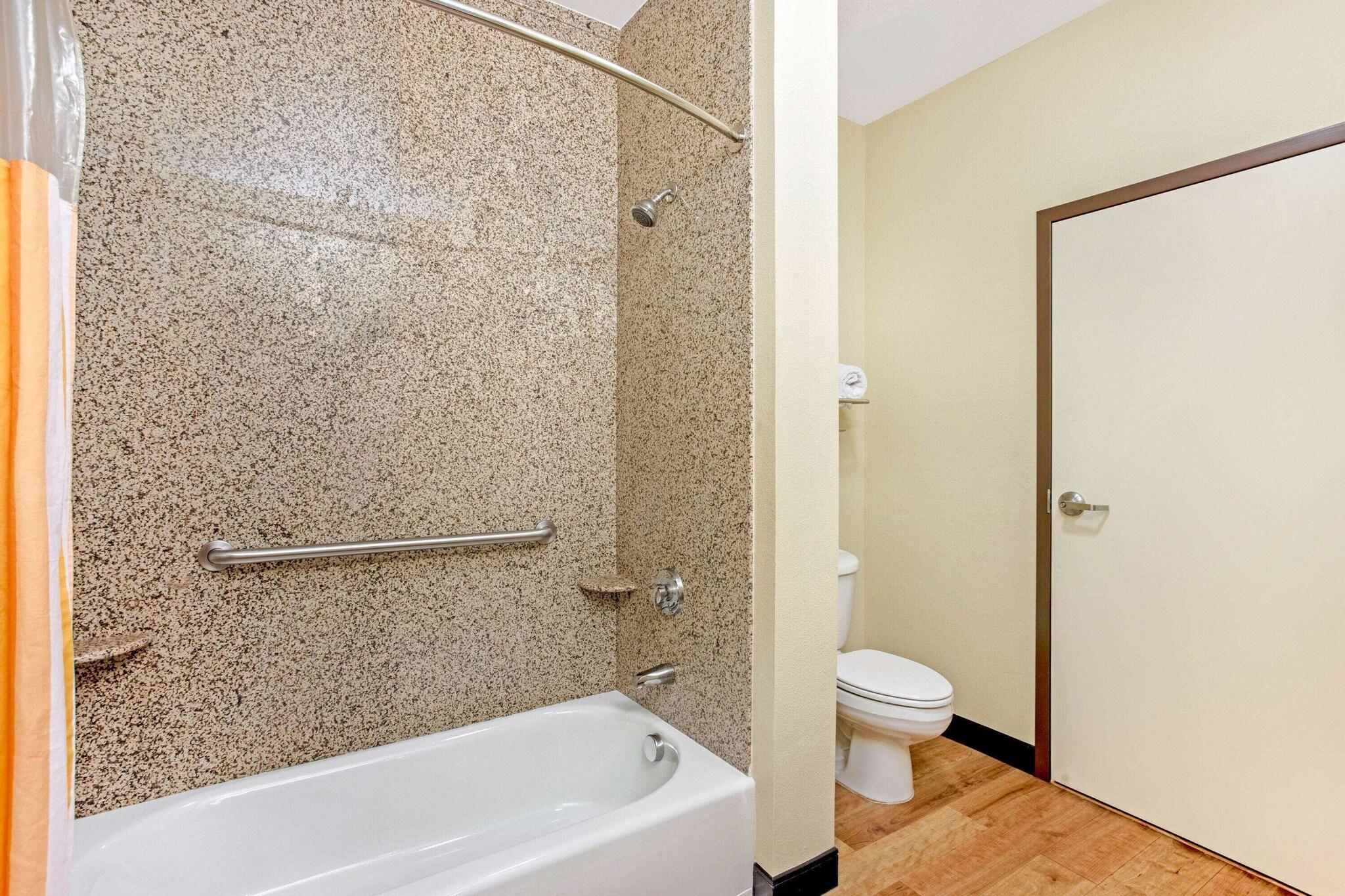 Suite Deluxe King Bed