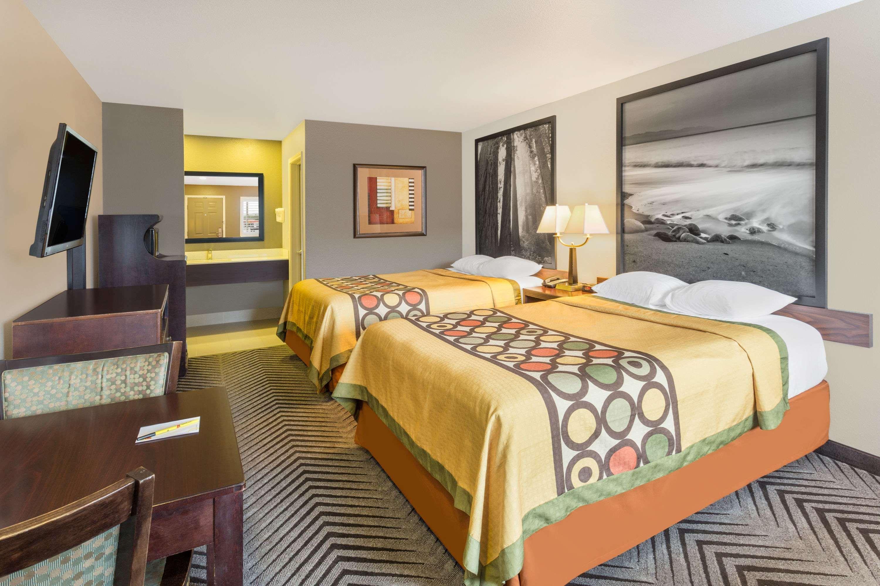 Quadruple Two Queen Beds