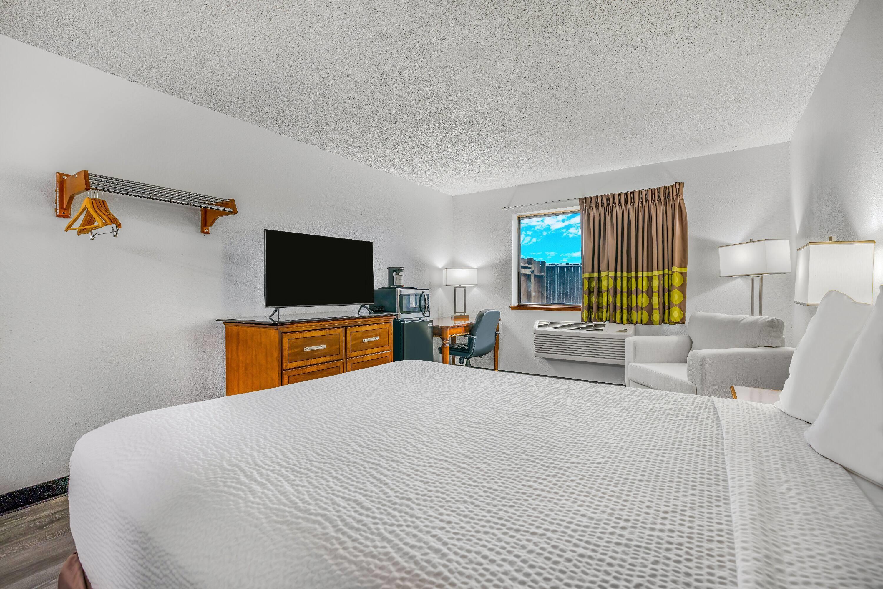 Room King Bed Non Smoking