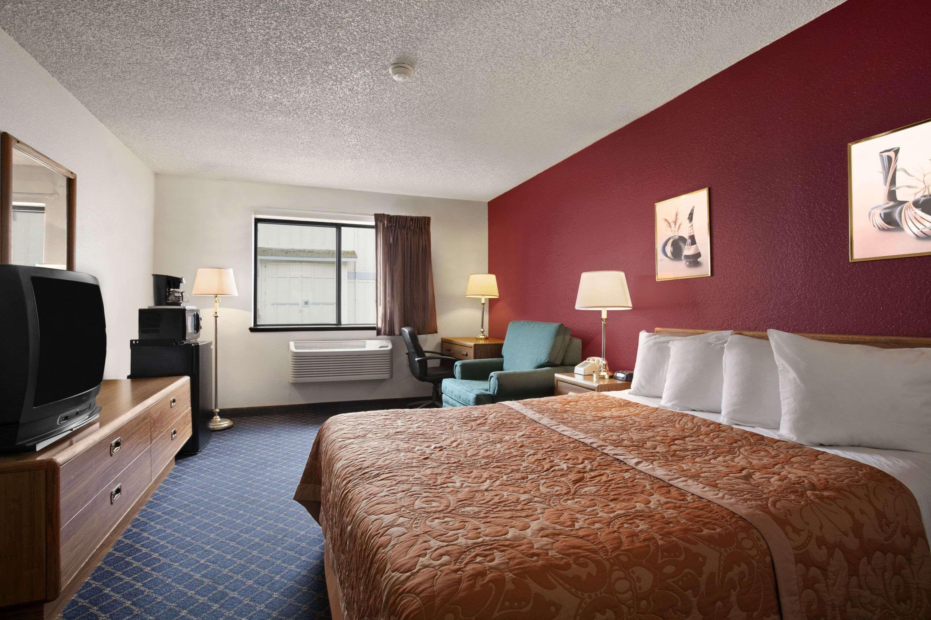 Double Queen Bed Non Smoking